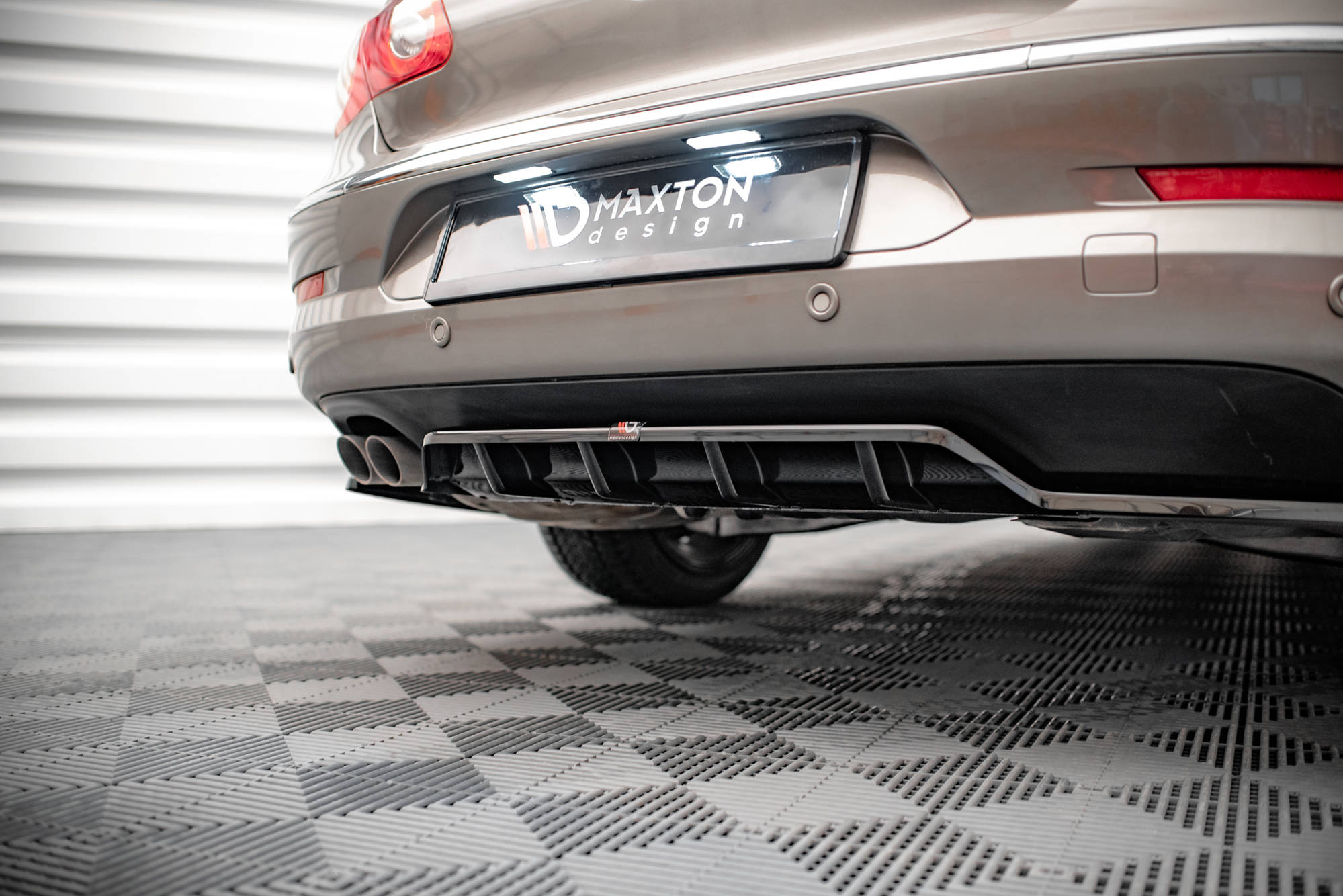 Central Rear Splitter (Vertical Bars) VW Passat CC (2008-2012) - 5