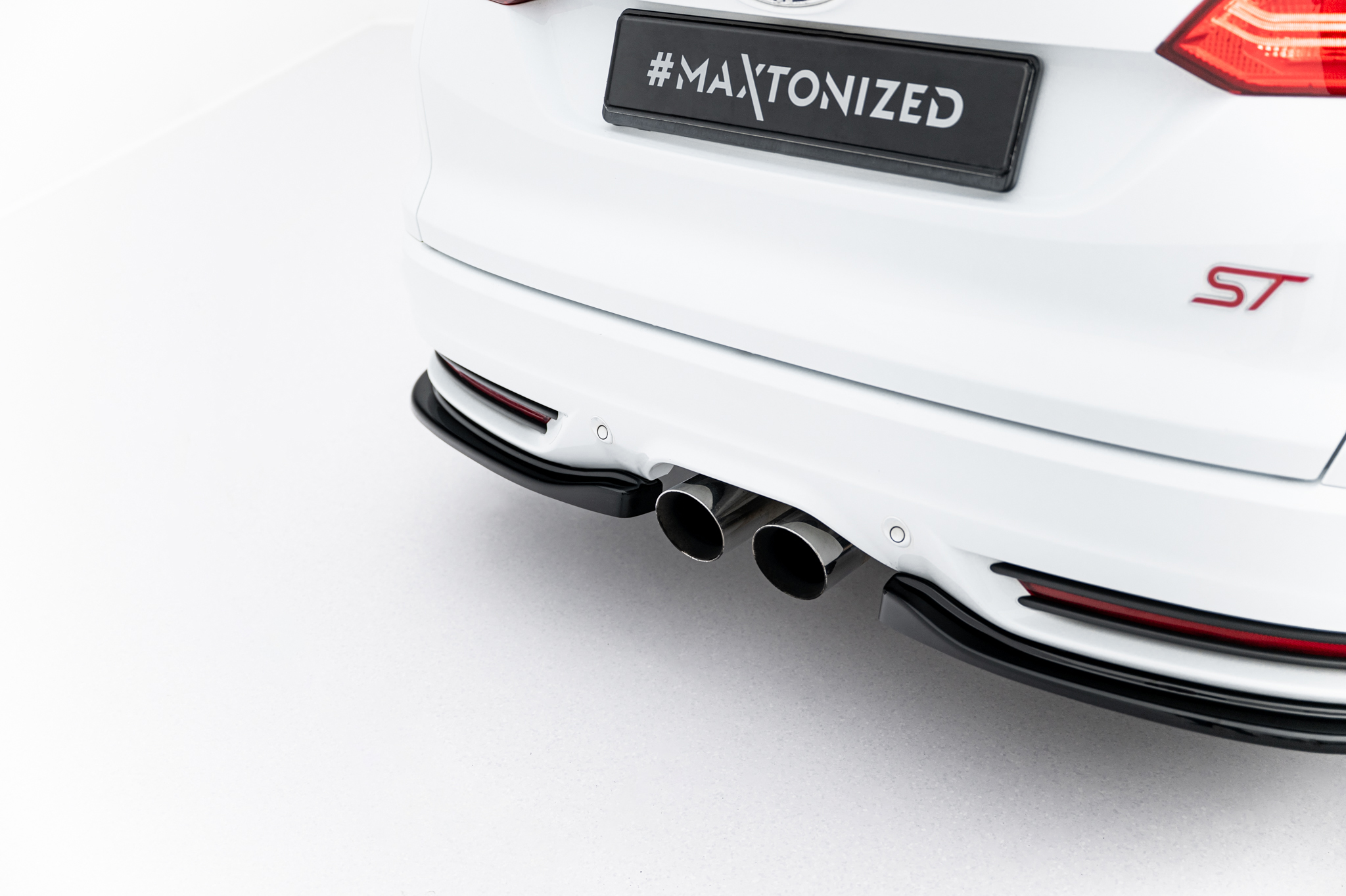 BAKRE SIDOSPLITTERS TILL FORD FOCUS ST KOMBI MK3 / MK3 FACELIFT – MAXTON DESIGN - 4