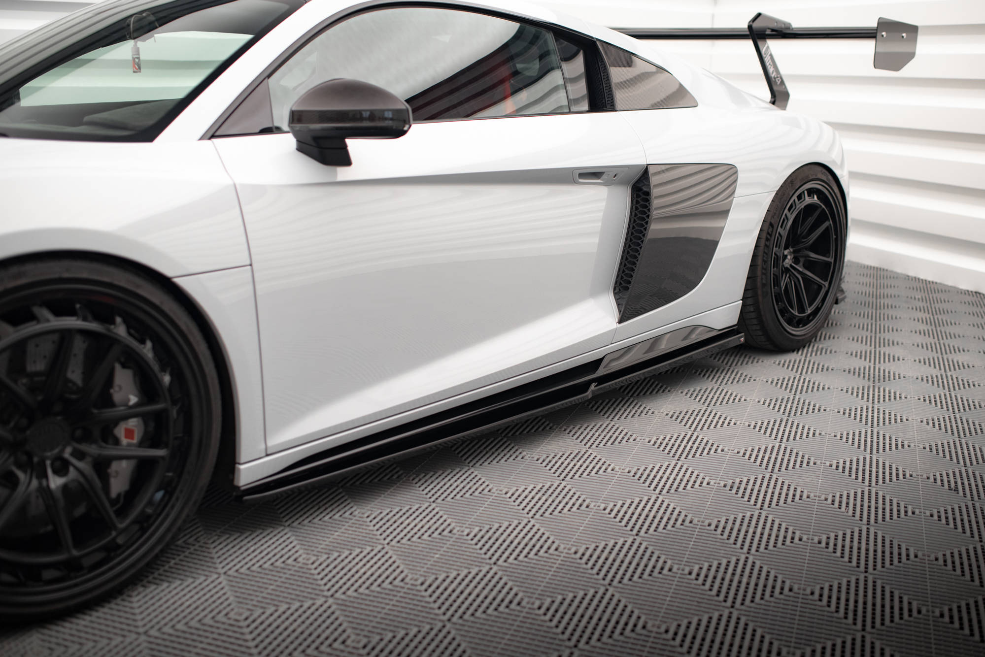 Side Skirts Diffusers V.2 Audi R8 Mk2 Facelift - 3