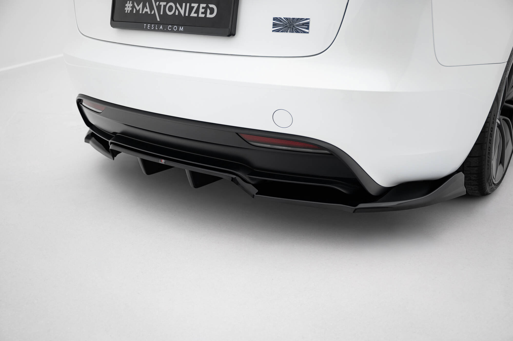 REAR SPLITTER (WITH VERTICAL BARS) V.1 SUITABLE FOR TESLA MODEL 3 PERFORMANCE MK1 FACELIFT – MAXTON DESIGN