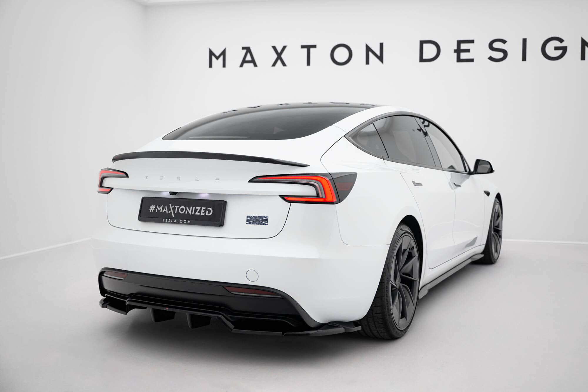 REAR SPLITTER (WITH VERTICAL BARS) V.2 SUITABLE FOR TESLA MODEL 3 PERFORMANCE MK1 FACELIFT – MAXTON DESIGN - 4