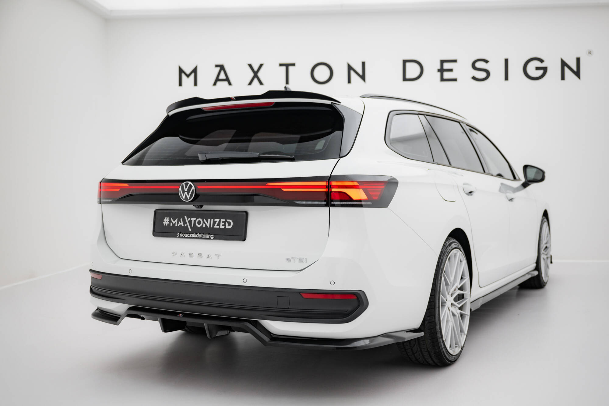 REAR SPLITTER (WITH VERTICAL BARS) SUITABLE FOR VOLKSWAGEN PASSAT B9 – MAXTON DESIGN