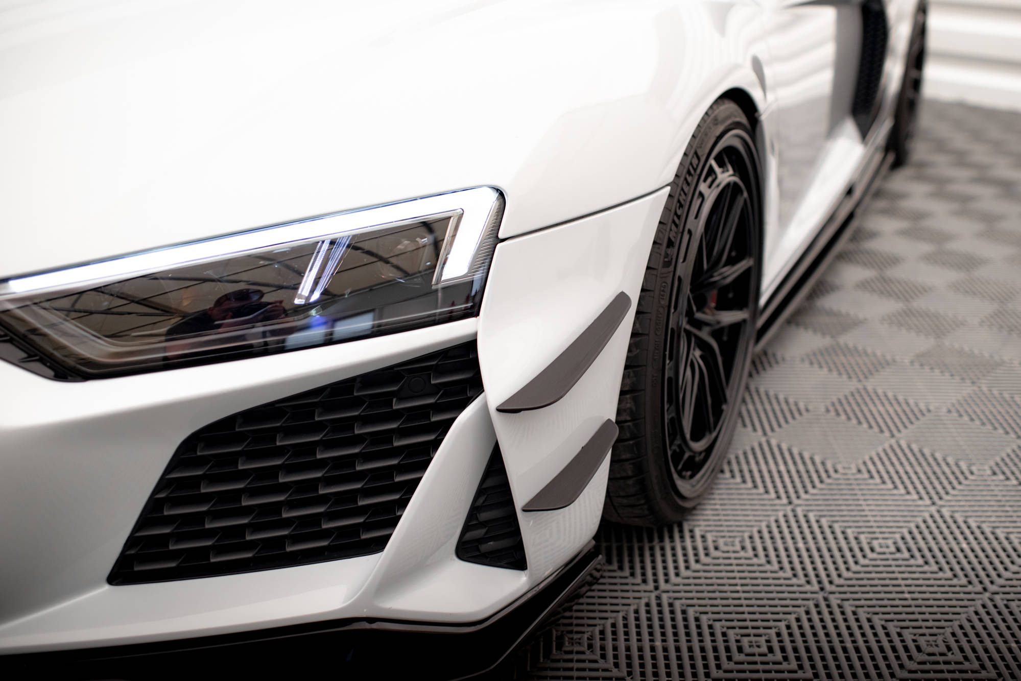 Front Bumper Wings (Canards) Audi R8 Mk2 Facelift - 4