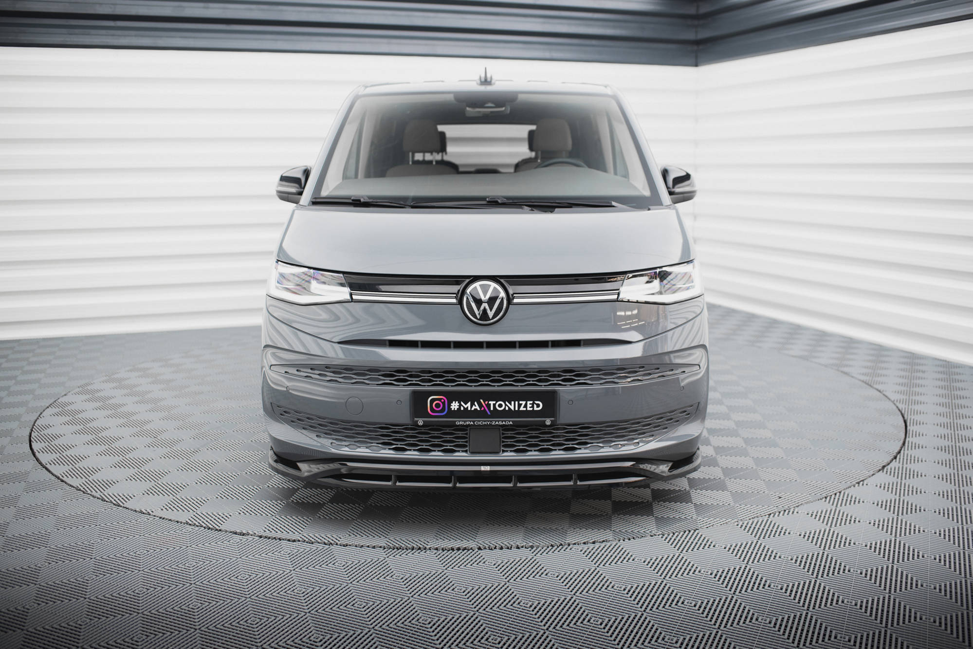 Front Splitter V.1 VW Multivan T7 - 4