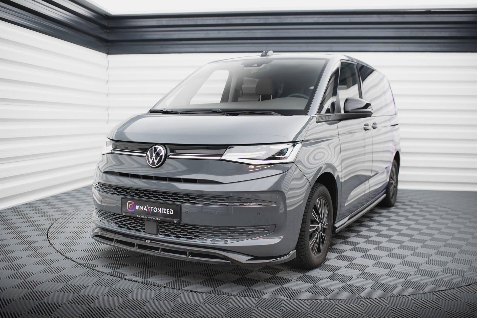 Front Splitter V.1 VW Multivan T7 - 3