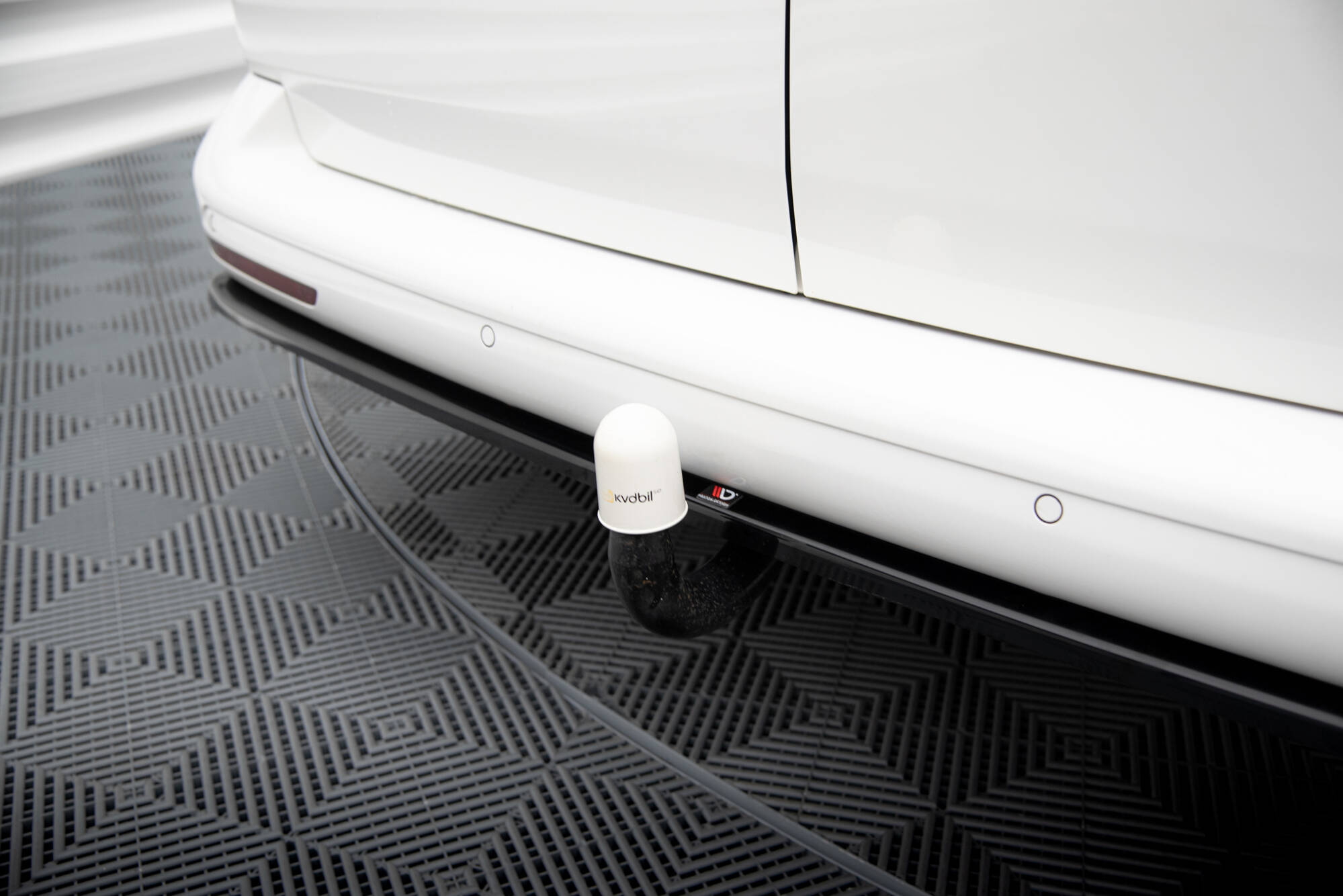 Central Rear Splitter Volkswagen T6 Long Facelift - 4