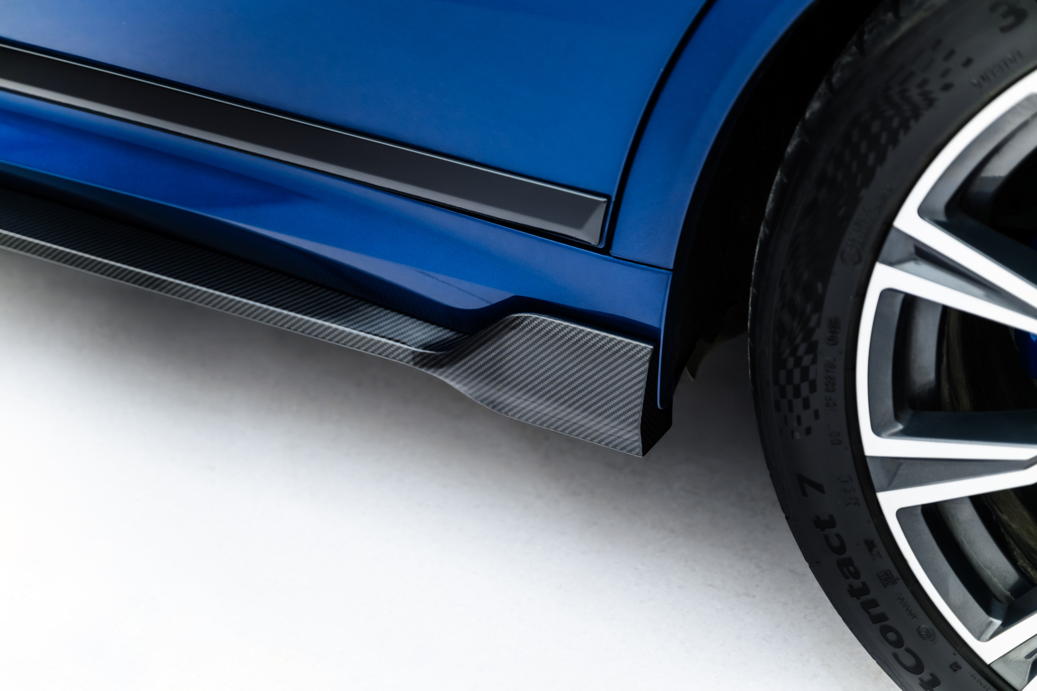 PREPREG CARBON FIBER SIDE SKIRTS SUITABLE FOR BMW X7 M-PACK G07 – MAXTON DESIGN - 2