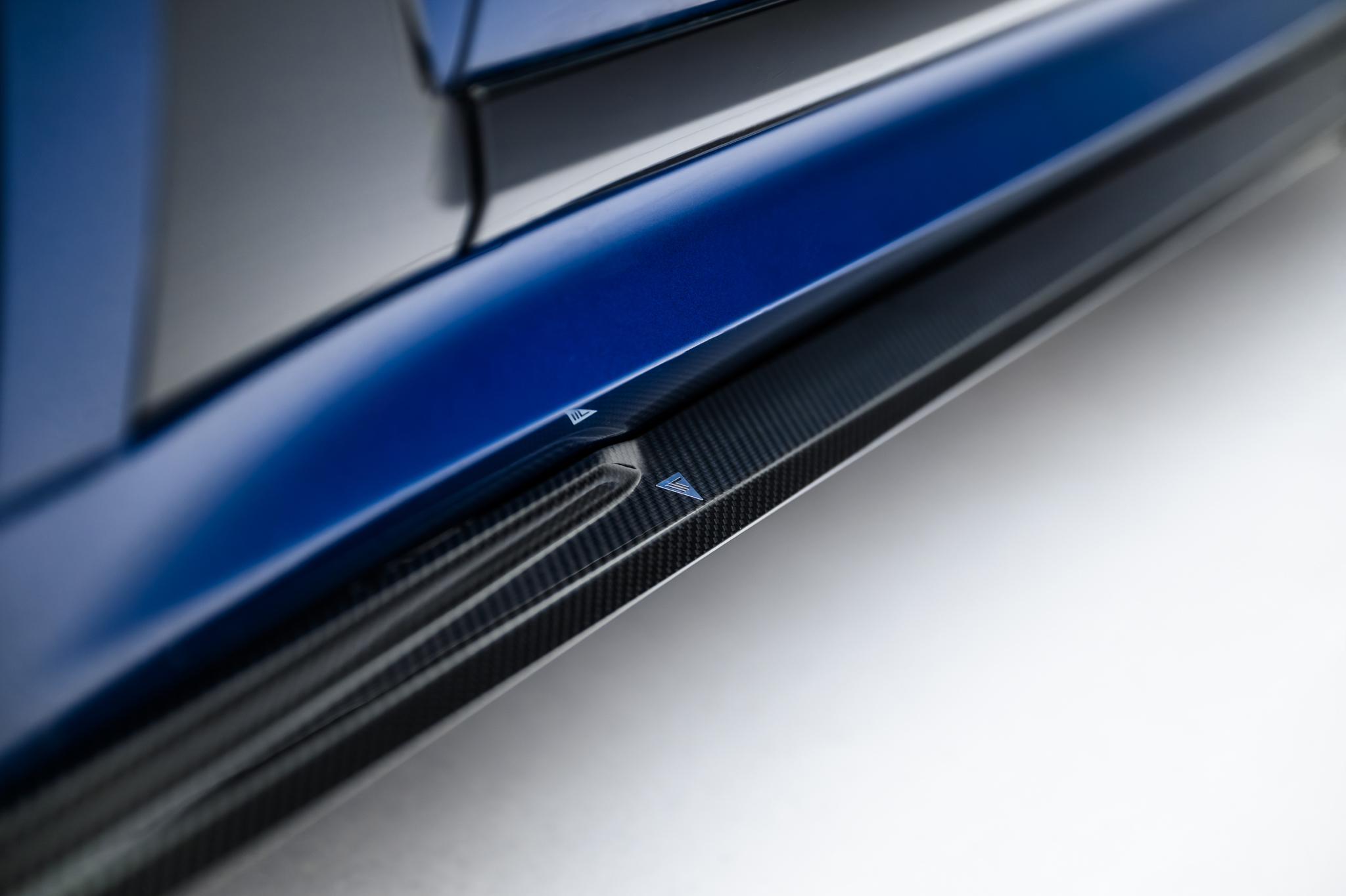 PREPREG CARBON FIBER SIDE SKIRTS SUITABLE FOR BMW X7 M-PACK G07 – MAXTON DESIGN - 3