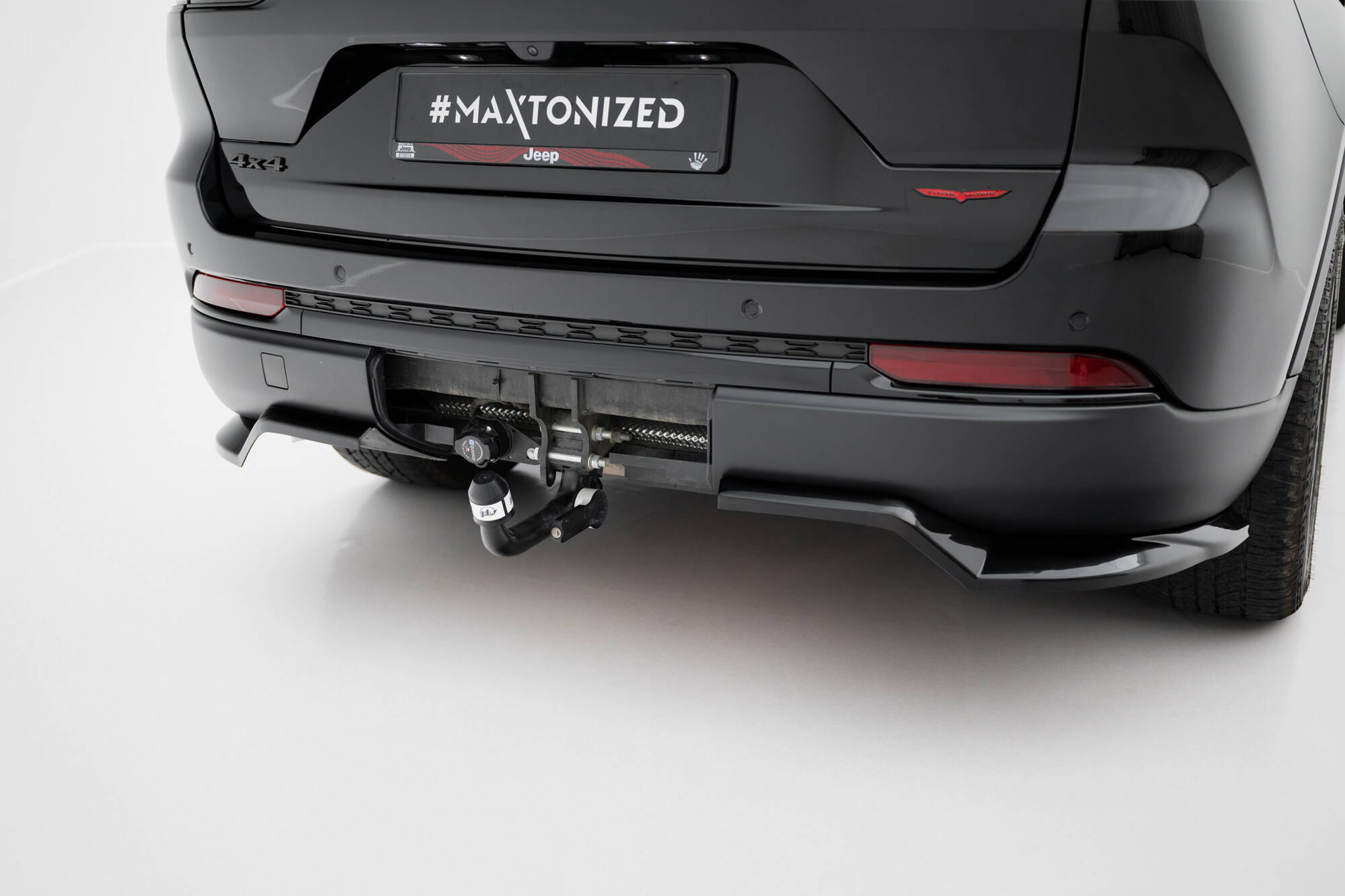 REAR SPLITTER (WITH VERTICAL BARS) SUITABLE FOR JEEP GRAND CHEROKEE MK5 – MAXTON DESIGN - 8