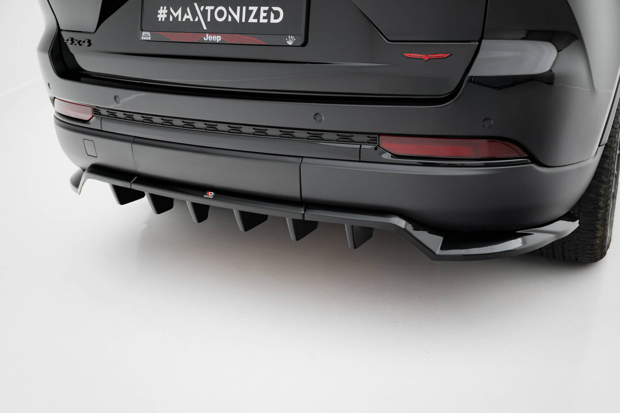 REAR SPLITTER (WITH VERTICAL BARS) SUITABLE FOR JEEP GRAND CHEROKEE MK5 – MAXTON DESIGN - 6