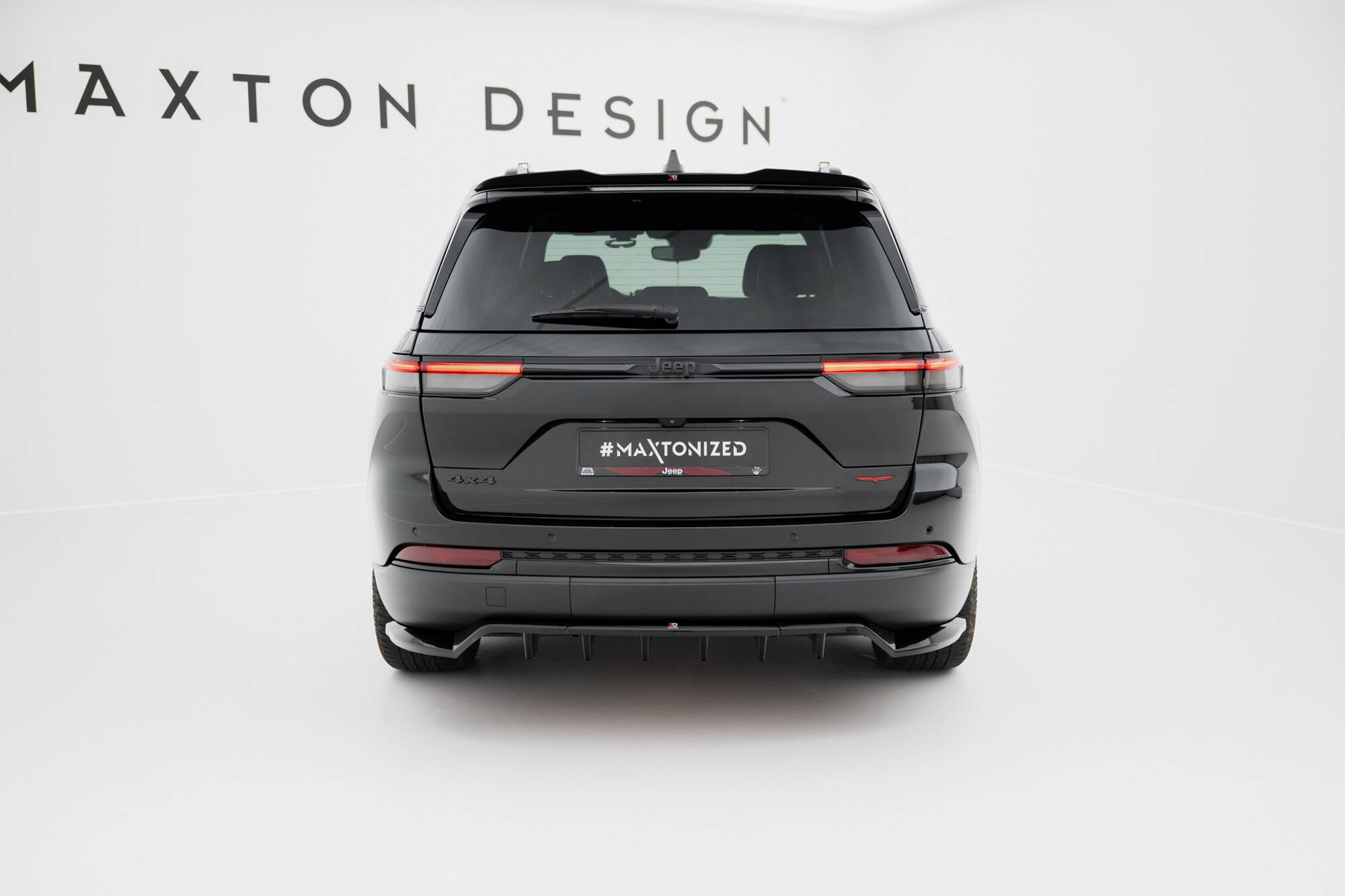 REAR SPLITTER (WITH VERTICAL BARS) SUITABLE FOR JEEP GRAND CHEROKEE MK5 – MAXTON DESIGN - 2