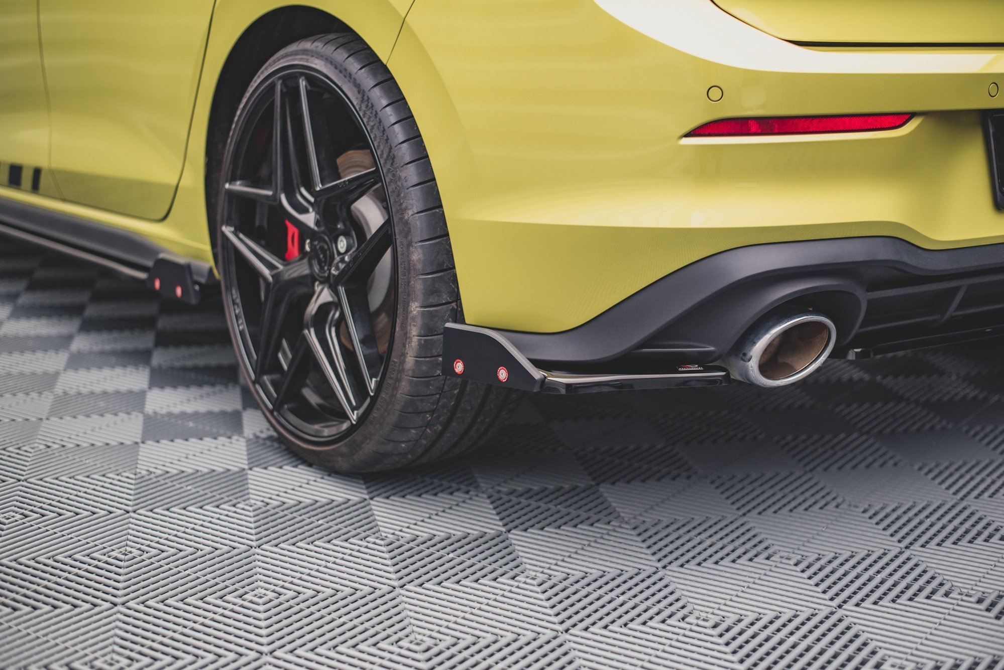 Rear Side Splitters V.1 + Flaps VW Golf 8 GTI Clubsport - 3
