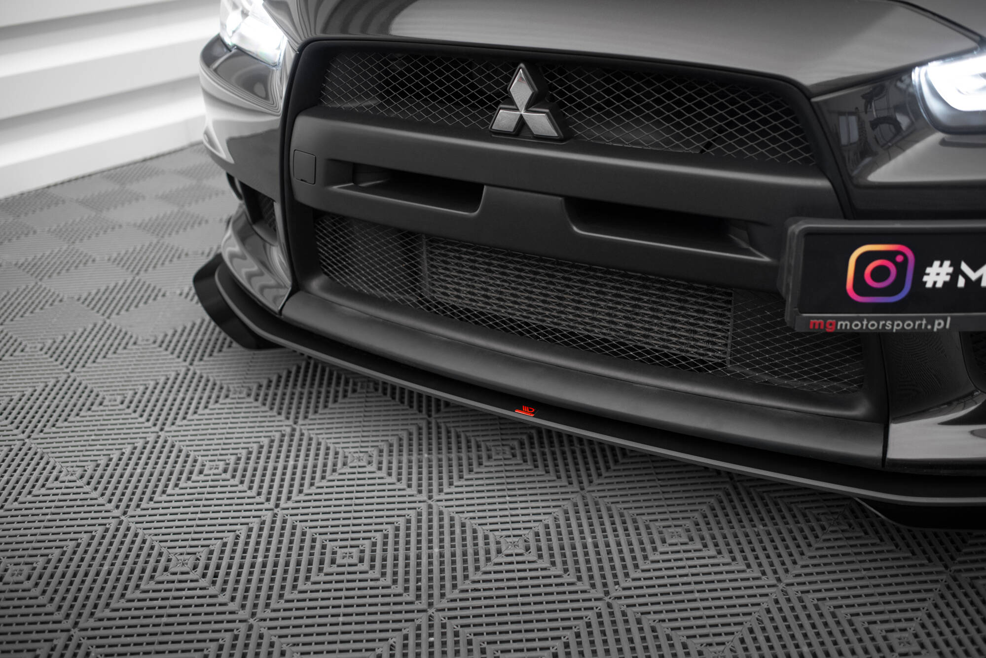 STREET PRO FRONT SPLITTER + FLAPS SUITABLE FOR MITSUBISHI LANCER EVO X – MAXTON DESIGN - 4