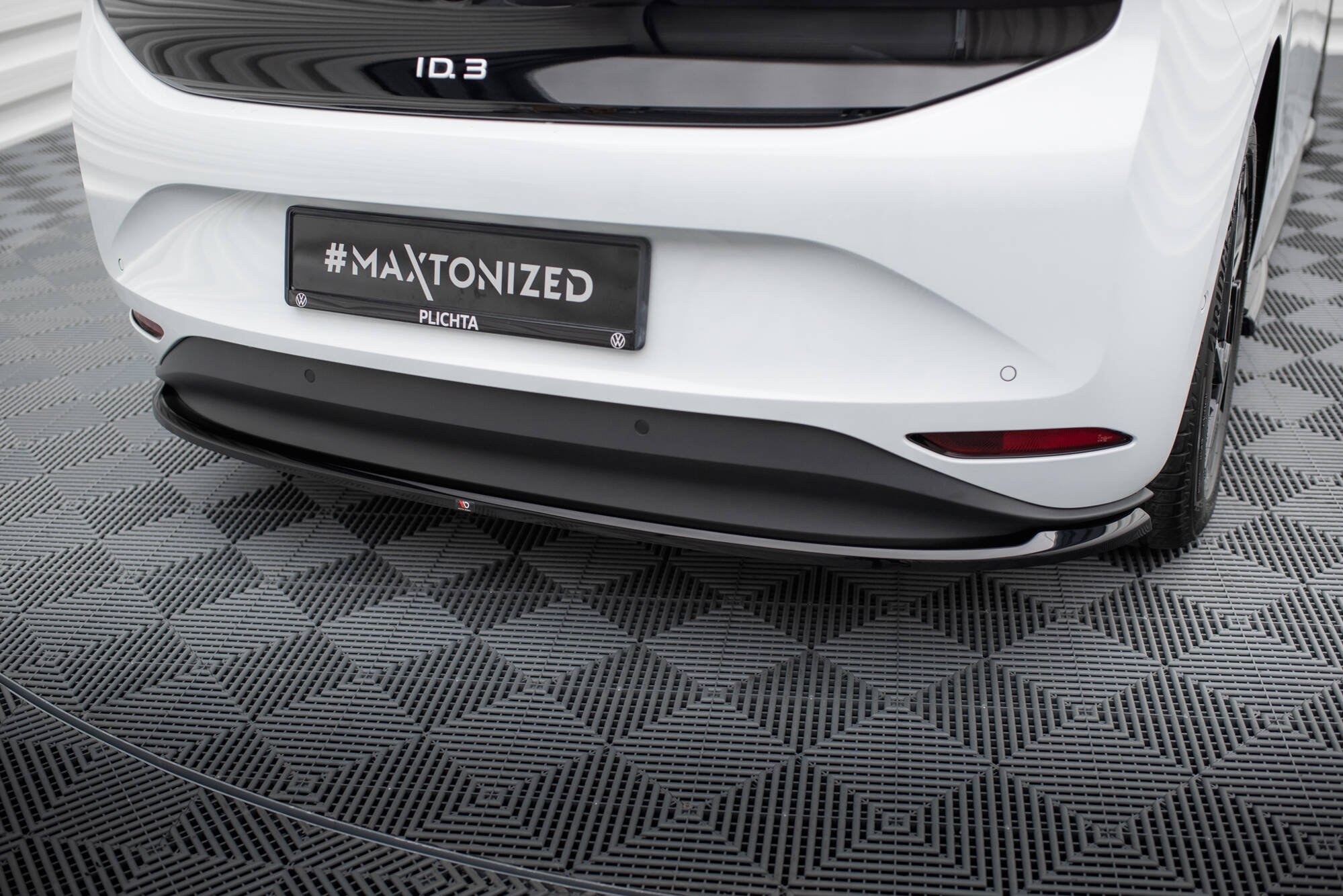 Central Rear Splitter Volkswagen ID.3 Mk1 - 2