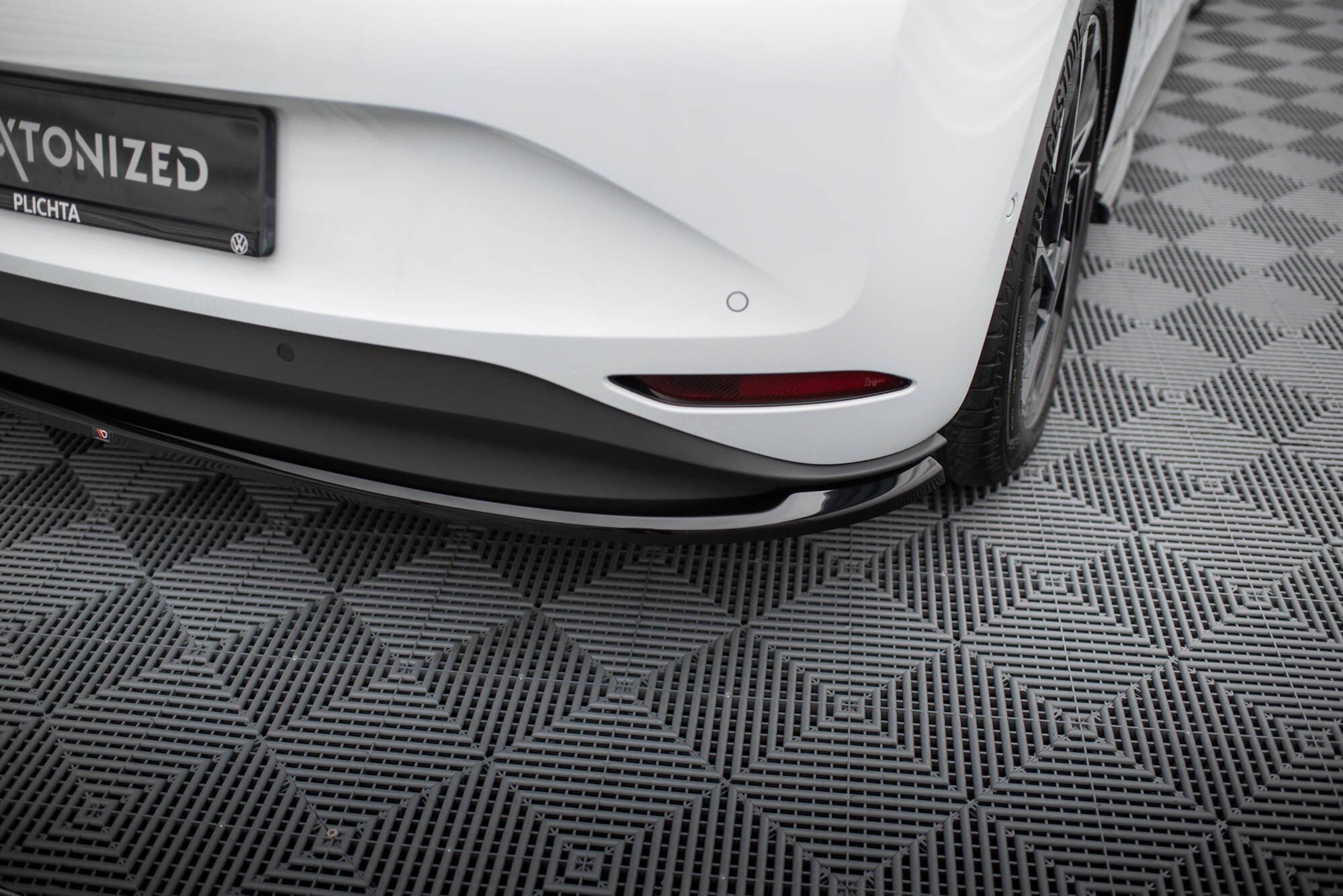 Central Rear Splitter Volkswagen ID.3 Mk1 - 4