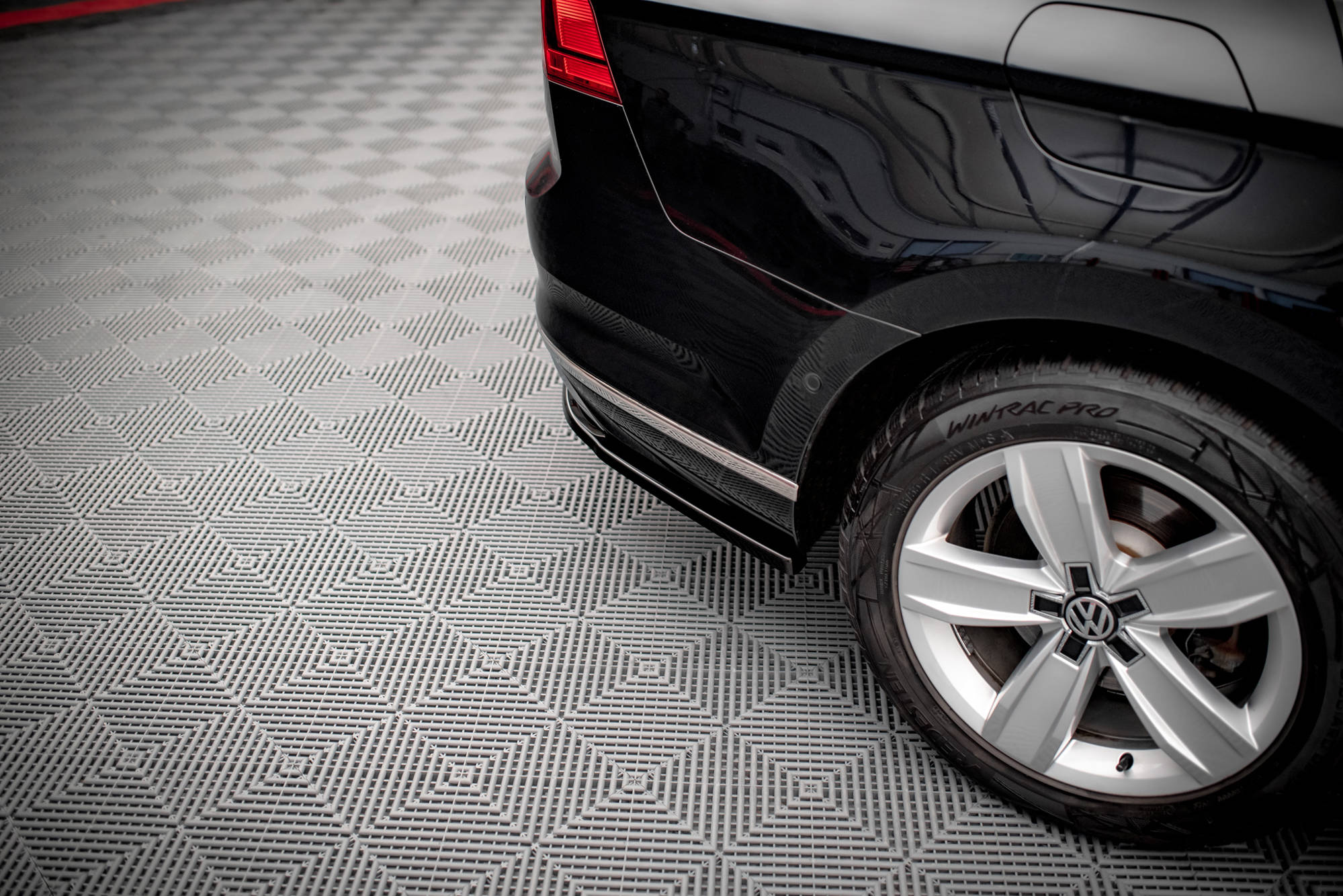 Rear Side Splitters VW Passat B8 Facelift - 2