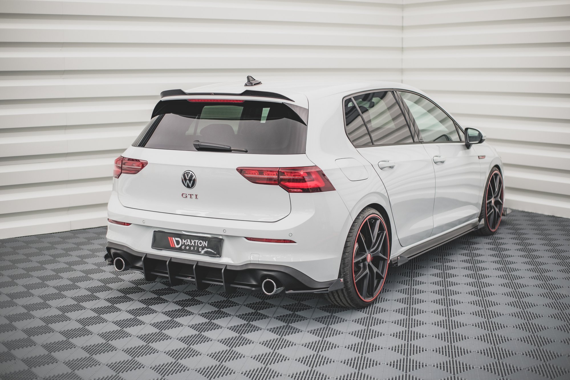 Rear Side Flaps Volkswagen Golf GTI / GTE Mk8 - 2
