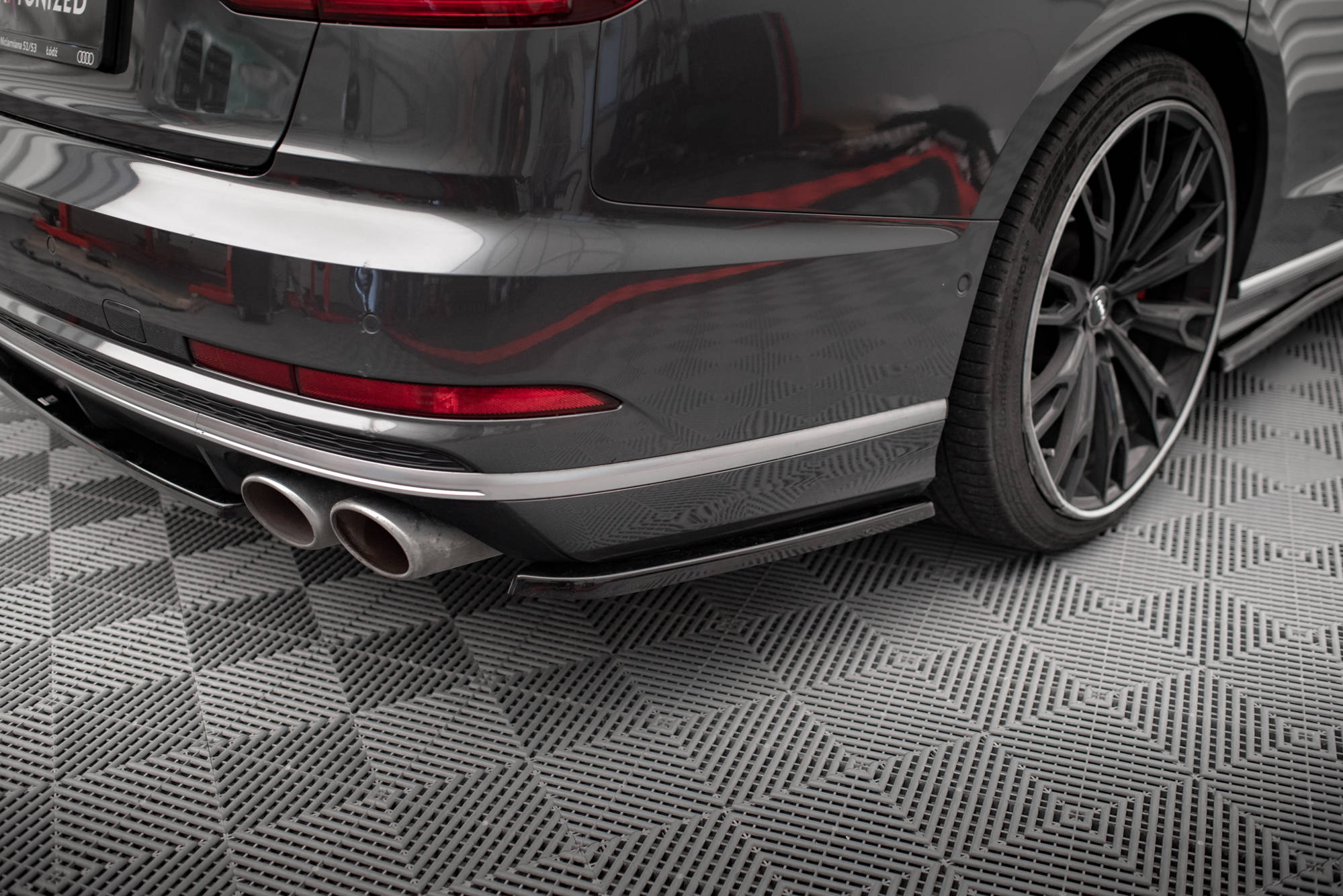Rear Side Splitters V.1 Audi S8 D5 - 3