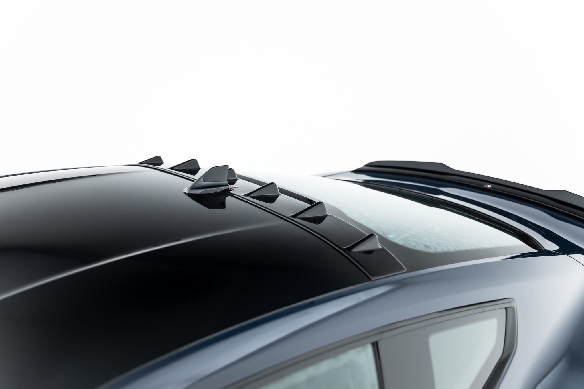THE EXTENSION OF THE REAR WINDOW SUITABLE FOR FORD MUSTANG DARK HORSE MK7 – MAXTON DESIGN - 5