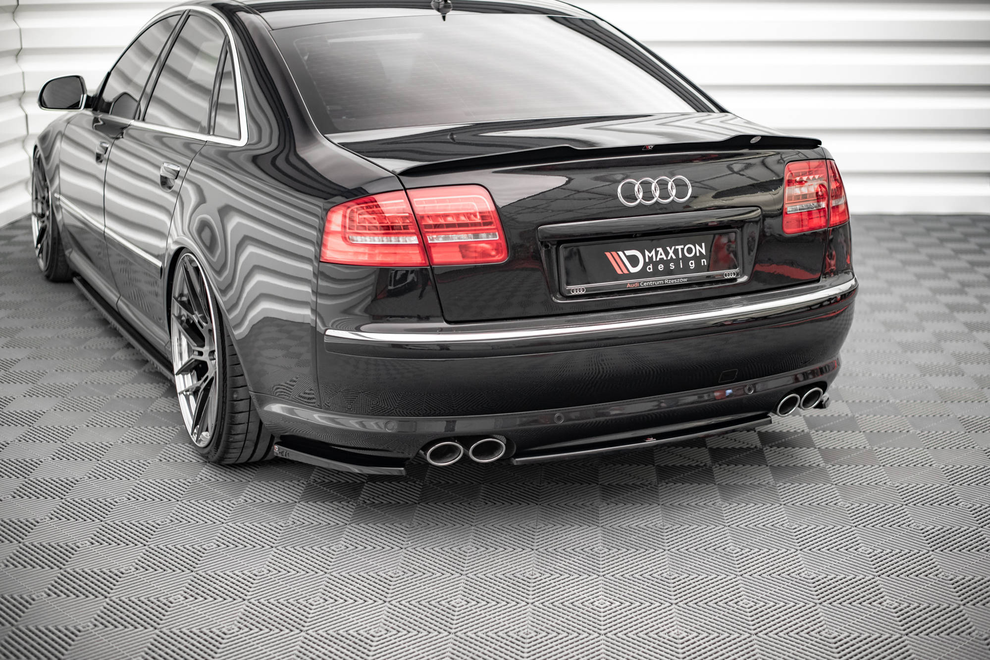 Central Rear Splitter Audi S8 D3 (2006-2010) - 3