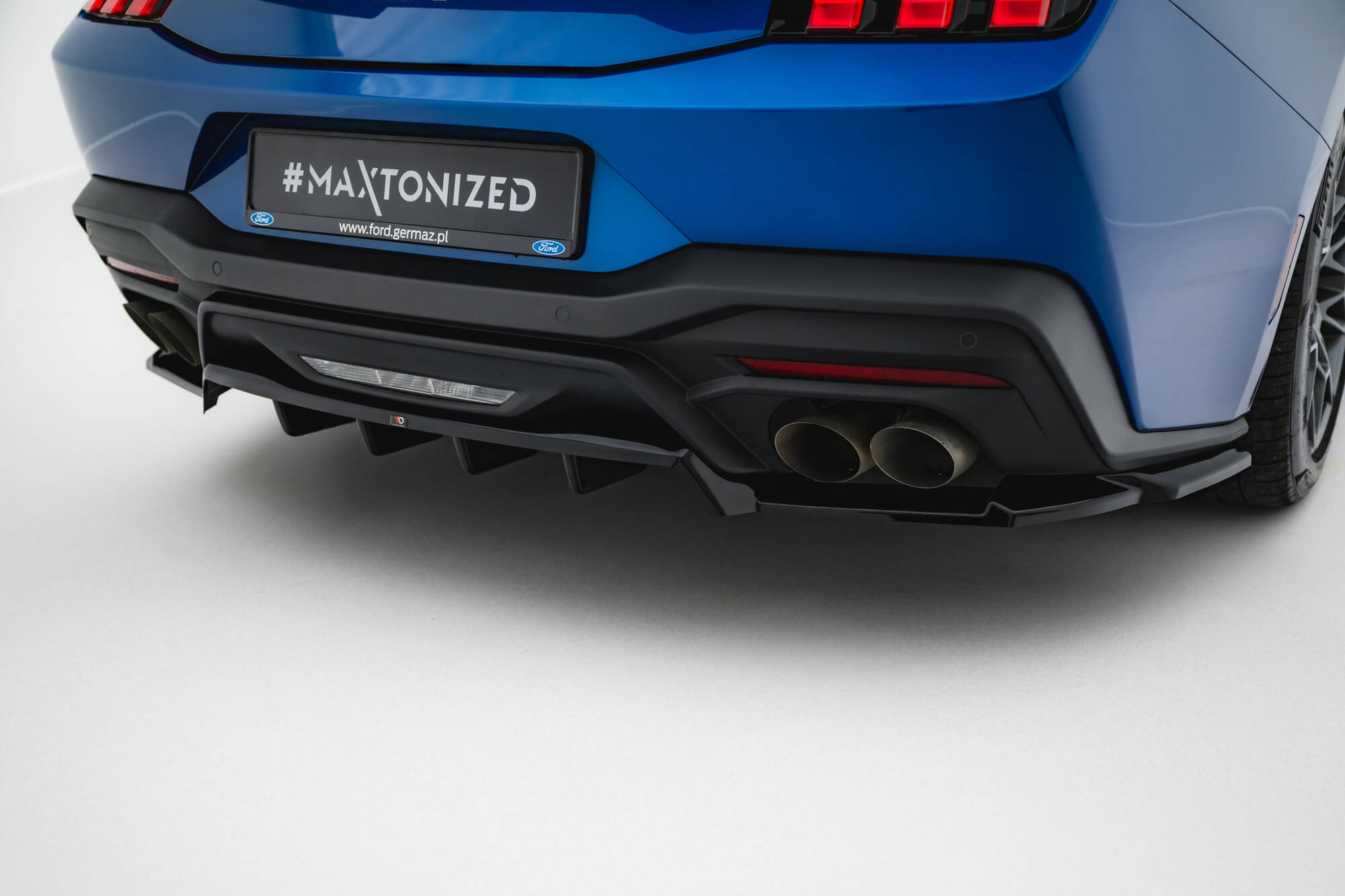 REAR SPLITTER (WITH VERTICAL BARS) SUITABLE FOR FORD MUSTANG GT MK7 – MAXTON DESIGN - 4