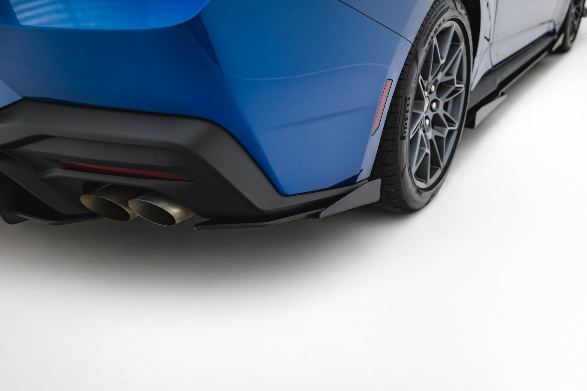 STREET PRO REAR SIDE SPLITTERS + FLAPS SUITABLE FOR FORD MUSTANG GT MK7 – MAXTON DESIGN - 4