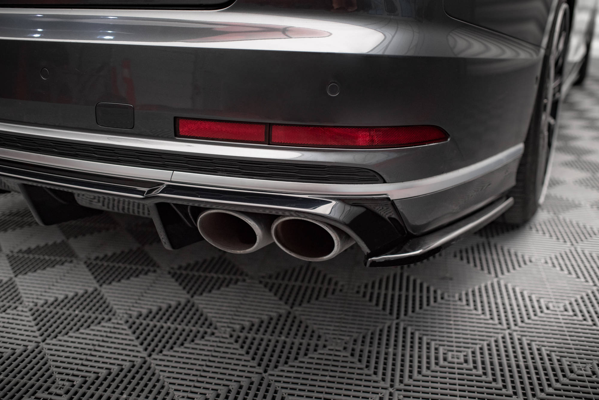 Rear Side Splitters V.2 Audi S8 D5 - 4