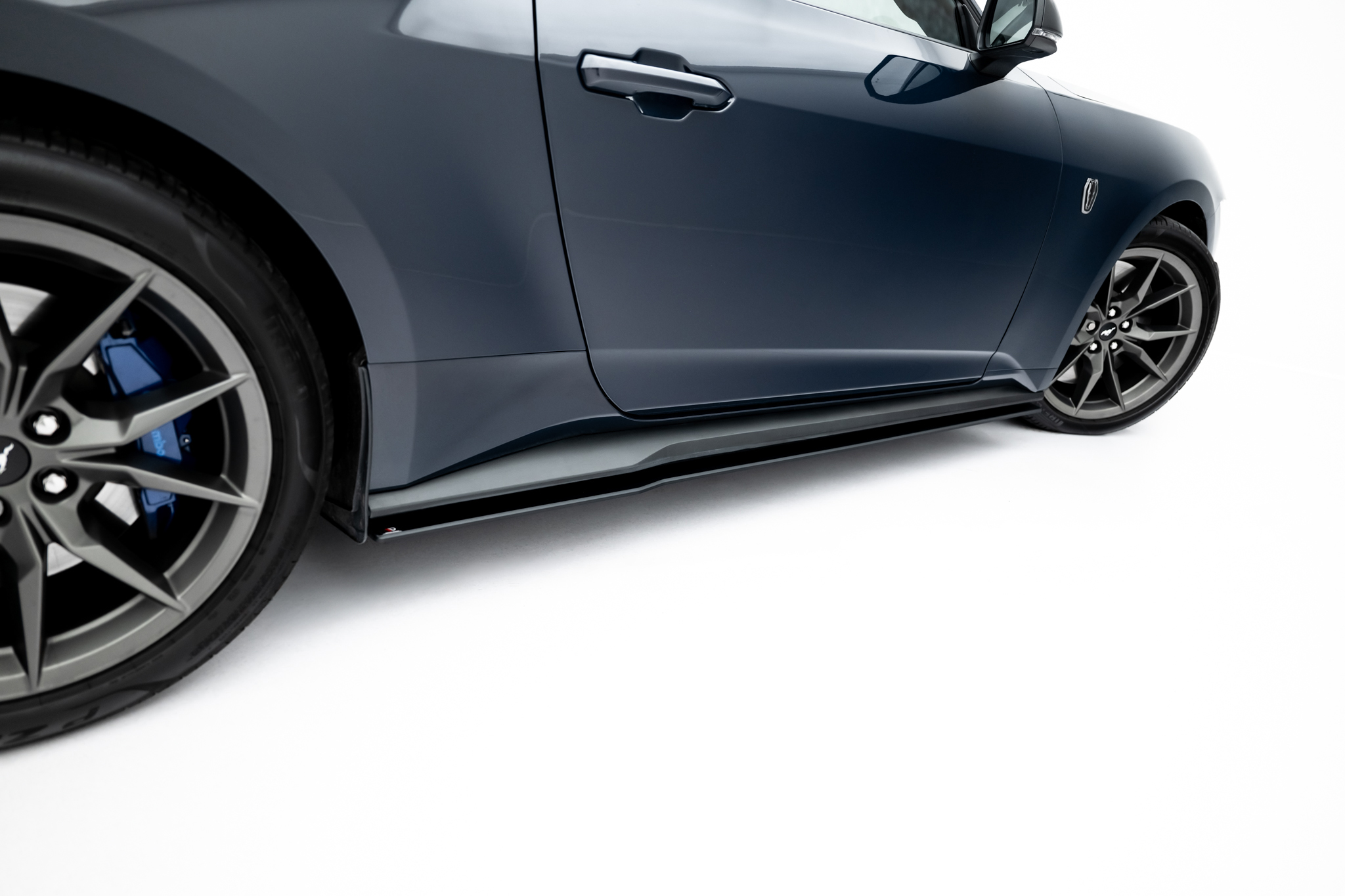 STREET PRO SIDE SKIRTS DIFFUSERS SUITABLE FOR FORD MUSTANG DARK HORSE MK7 – MAXTON DESIGN