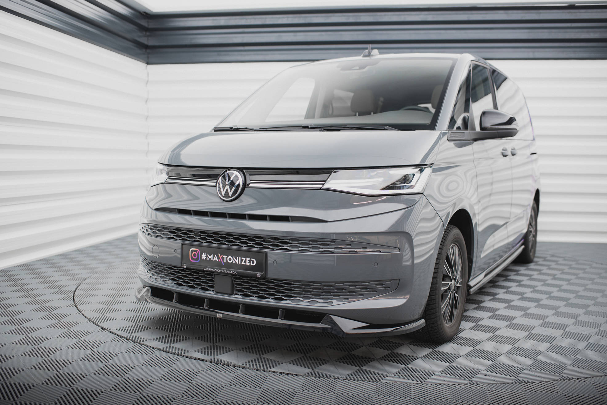 Front Splitter V.2 VW Multivan T7 - 3