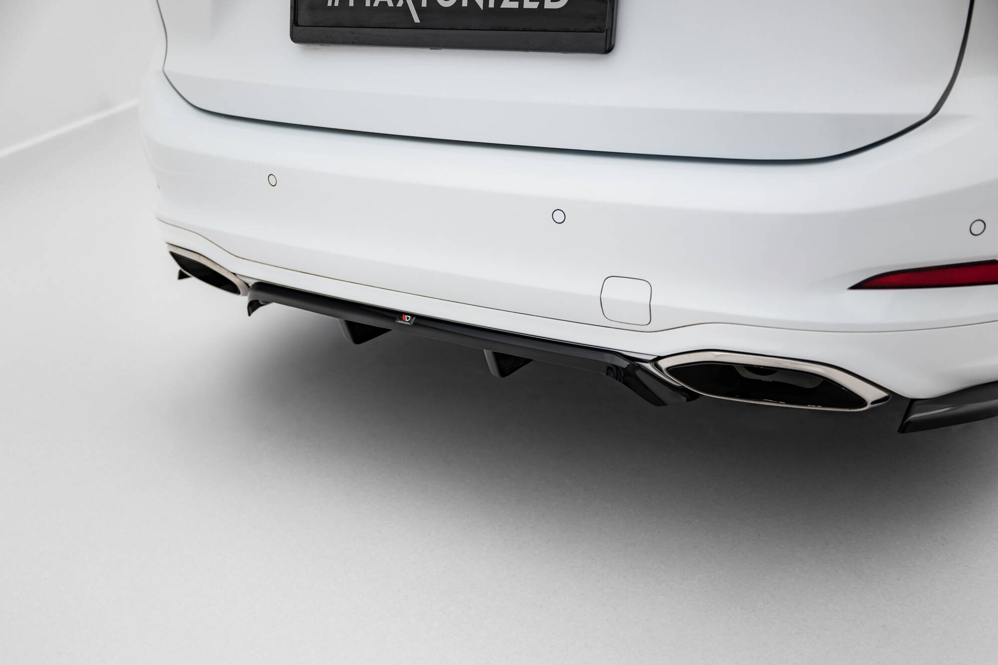 CENTRAL REAR SPLITTER (WITH VERTICAL BARS) SUITABLE FOR FORD FOCUS VIGNALE ESTATE MK4 – MAXTON DESIGN - 5