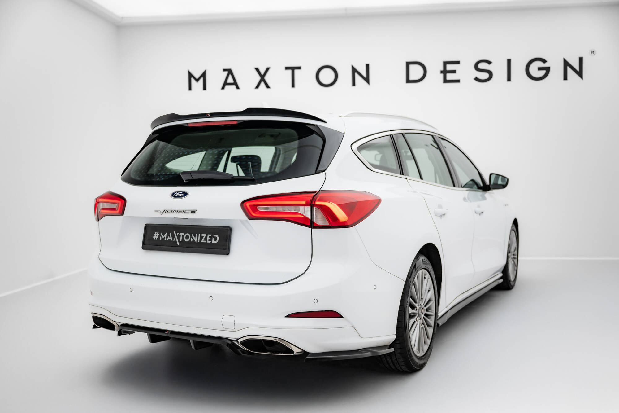 CENTRAL REAR SPLITTER (WITH VERTICAL BARS) SUITABLE FOR FORD FOCUS VIGNALE ESTATE MK4 – MAXTON DESIGN - 3