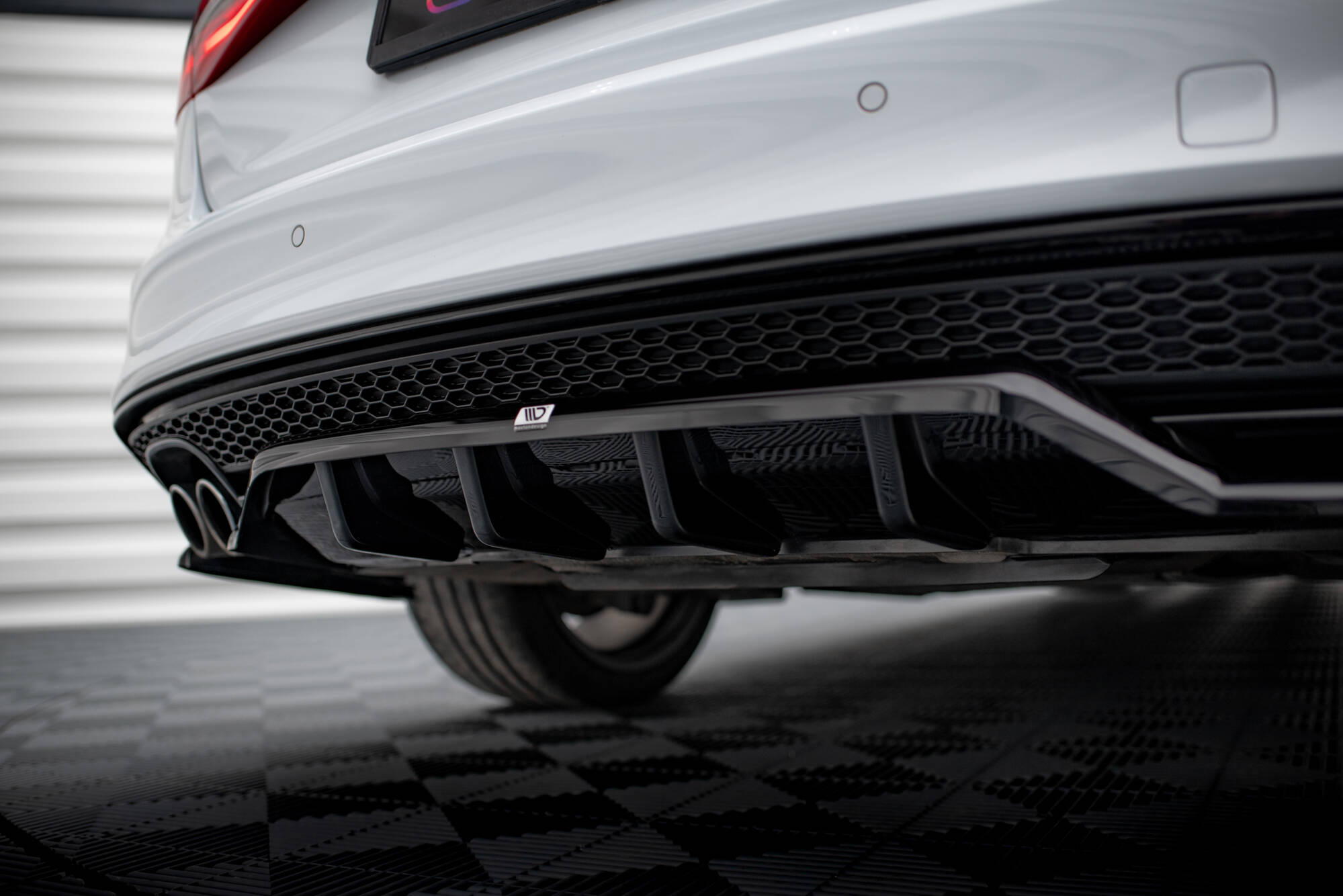 Central Rear Splitter (Vertical Bars) Audi A4 Competition B8 Facelift - 2