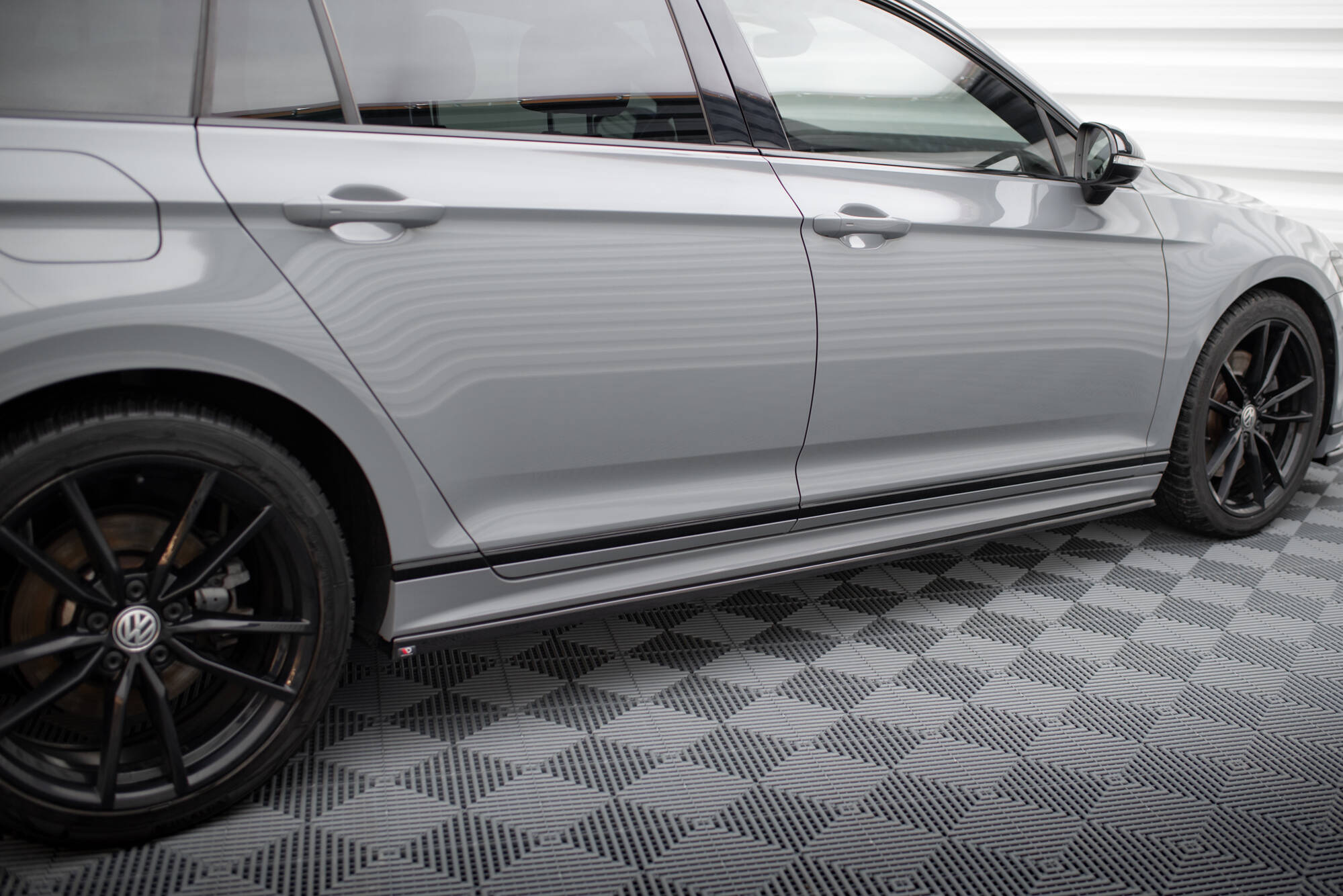 Side Skirts Diffusers Volkswagen Passat R-Line B8 Facelift - 2