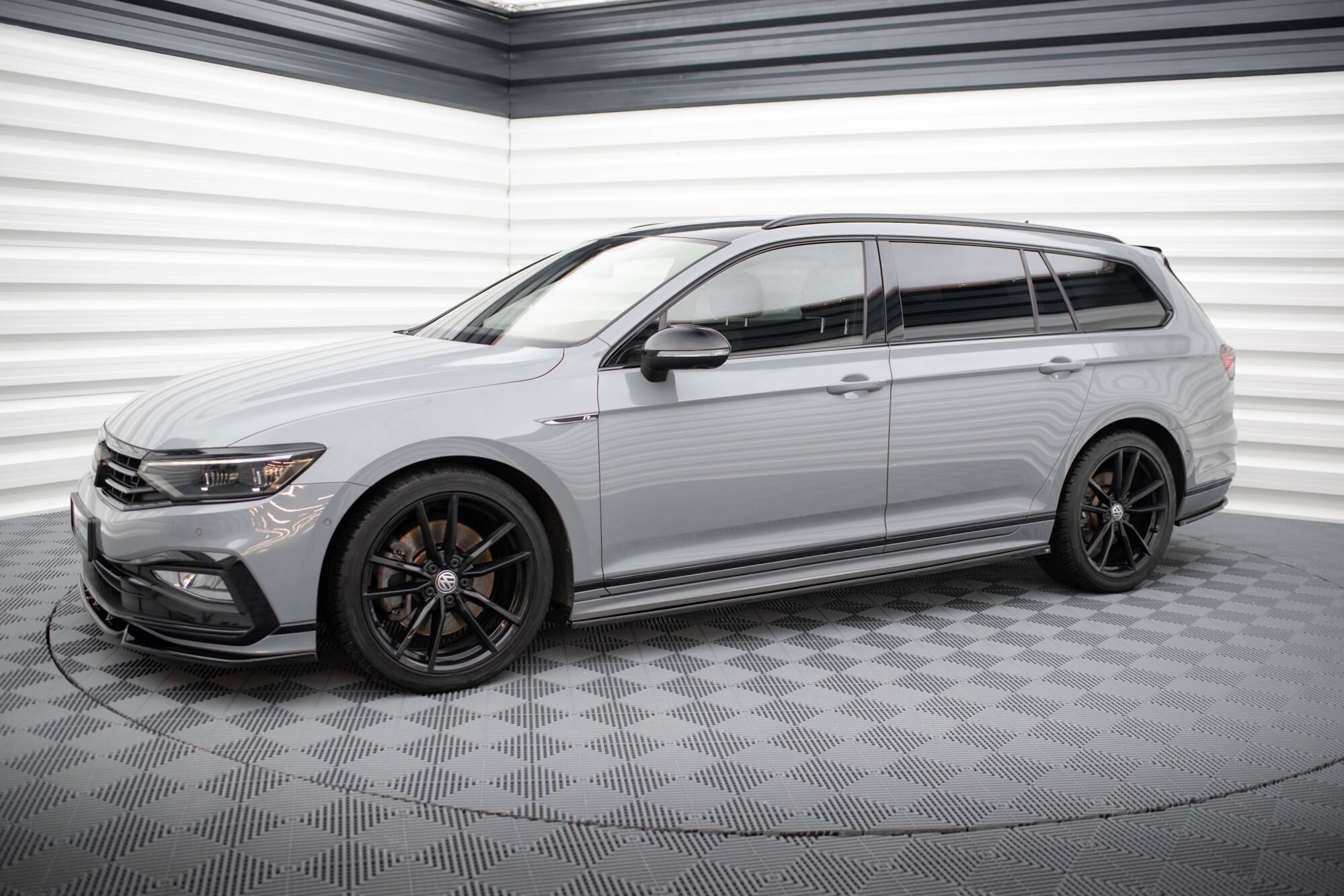 Side Skirts Diffusers Volkswagen Passat R-Line B8 Facelift - 4