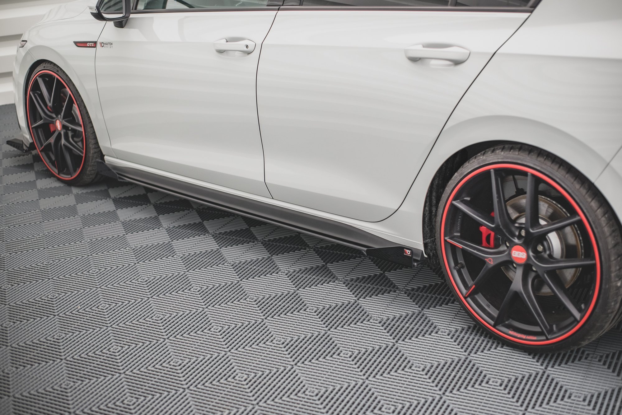 Side Flaps Volkswagen Golf GTI / GTE / GTI Clubsport / R-Line Mk8 - 4