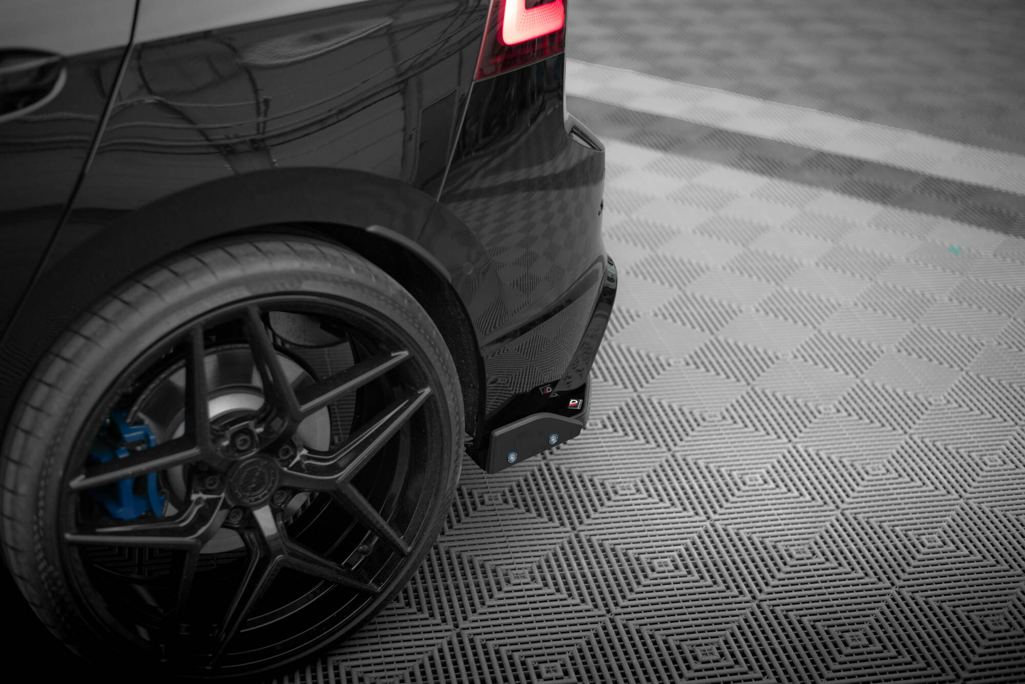 Rear Side Splitters V.6 + Flaps Volkswagen Golf R Mk8 - 4