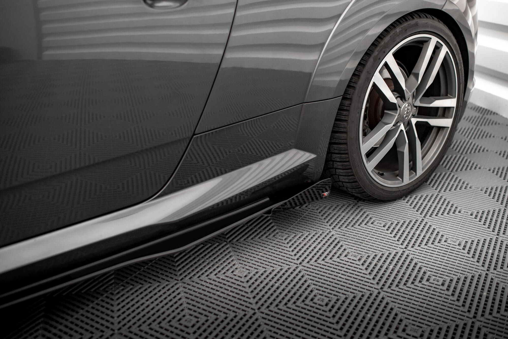 Side Flaps Audi TT S / S-Line 8S - 2