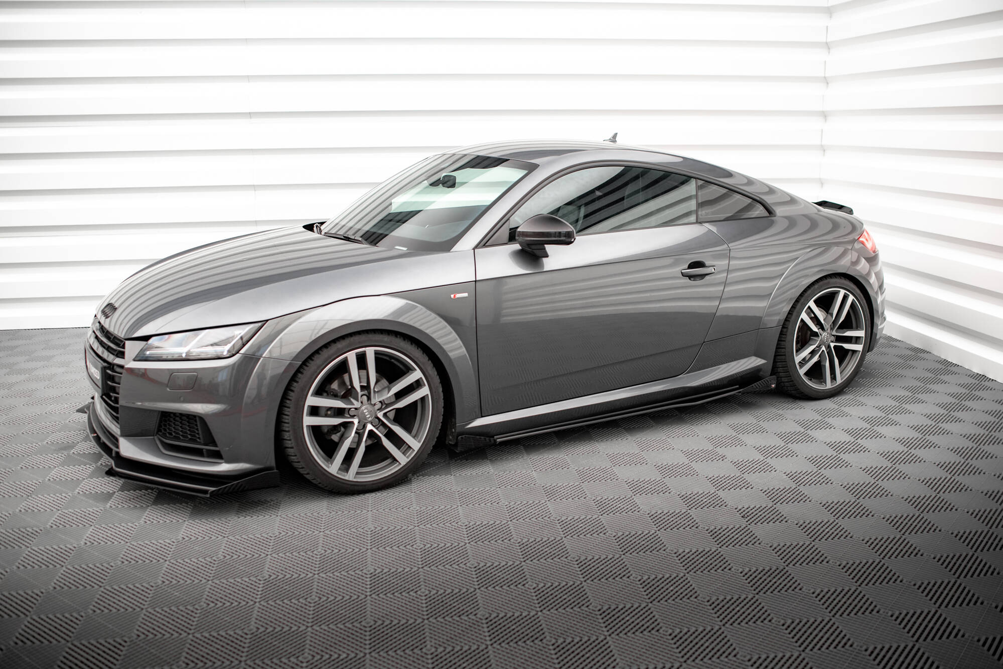 Side Flaps Audi TT S / S-Line 8S - 3
