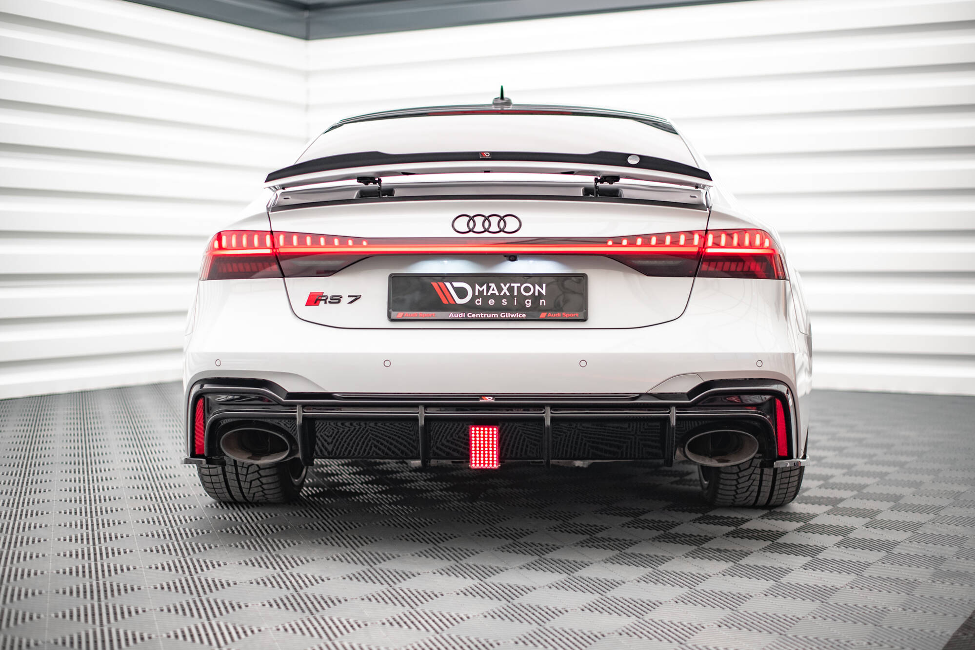 Rear Valance Audi RS6 C8 / RS7 C8 (Version with towbar) - 4