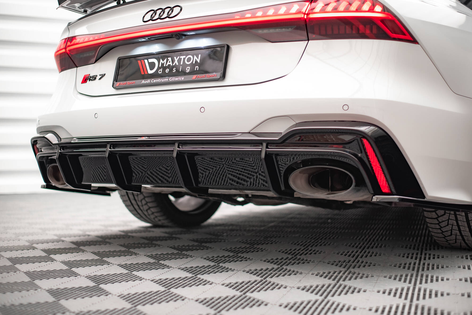 Rear Valance Audi RS6 C8 / RS7 C8 (Version with towbar) - 3