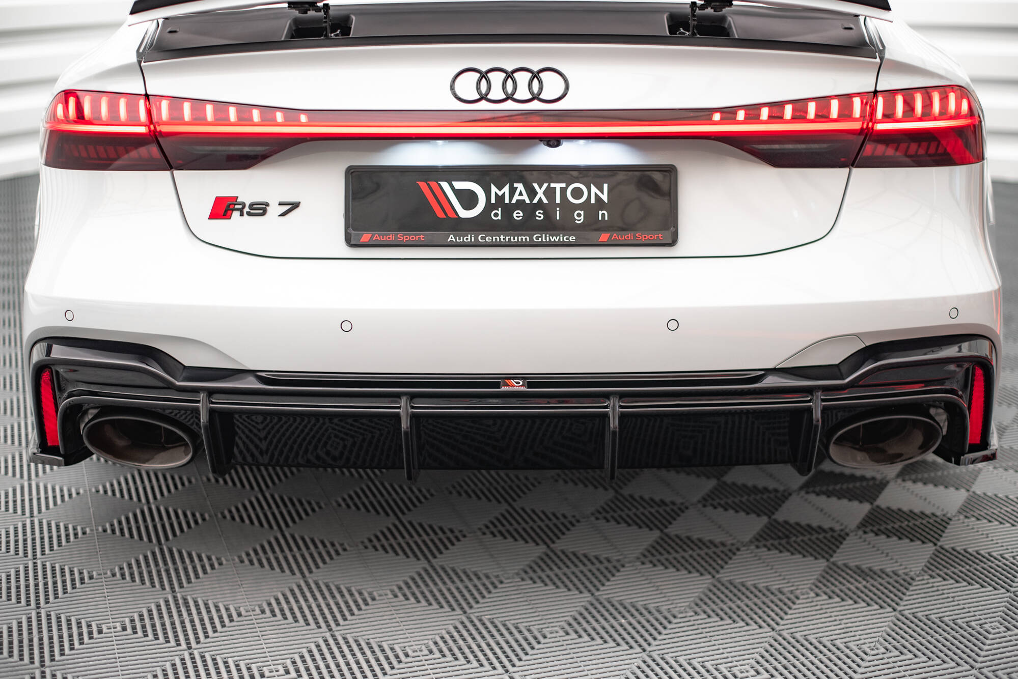 Rear Valance Audi RS6 C8 / RS7 C8 (Version with towbar) - 2