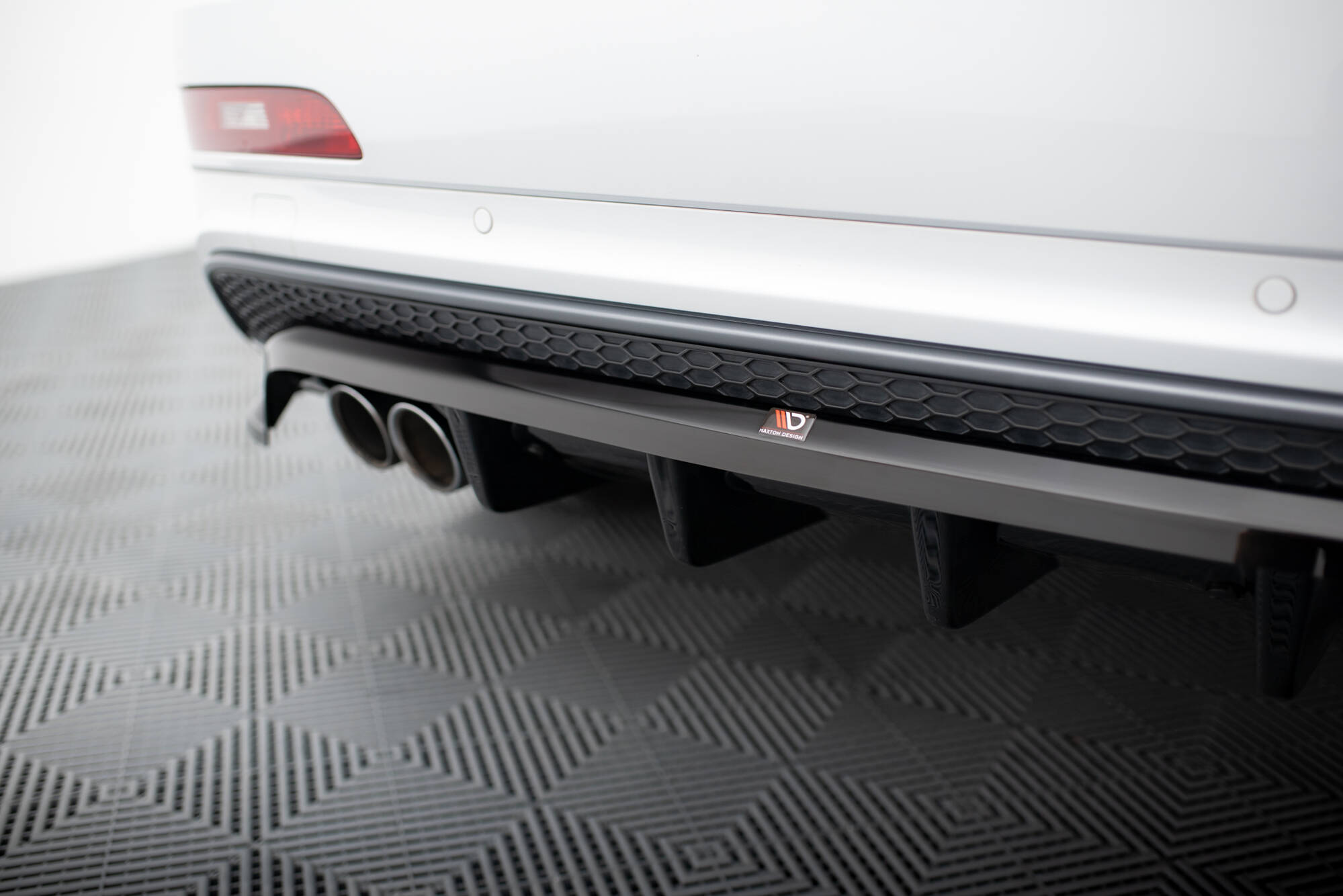 Rear Splitter (Vertical Bars) Audi Q3 S-Line 8U - 8