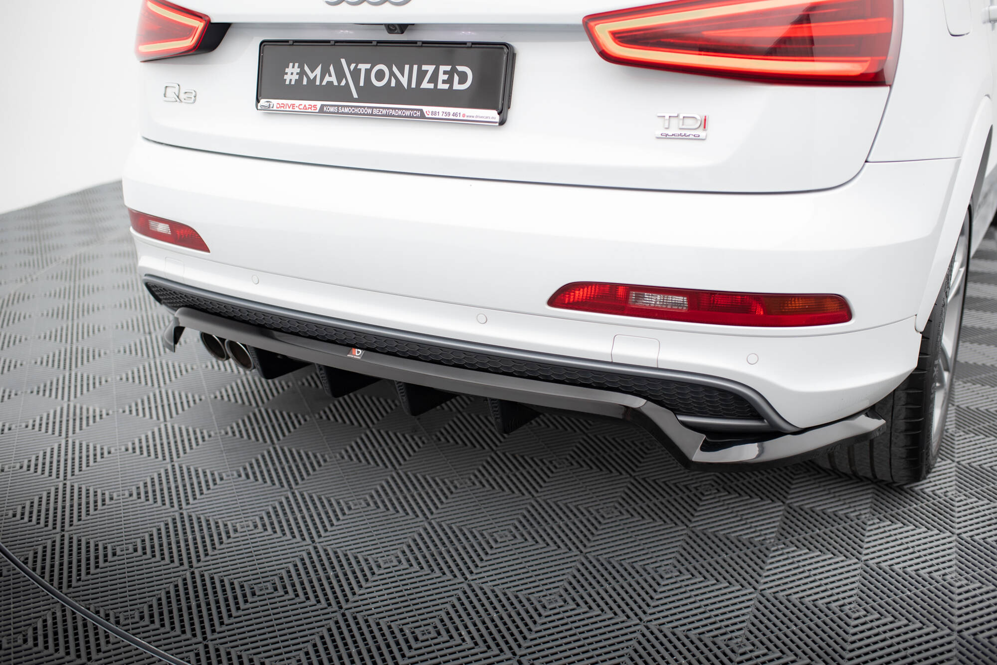 Rear Splitter (Vertical Bars) Audi Q3 S-Line 8U - 2