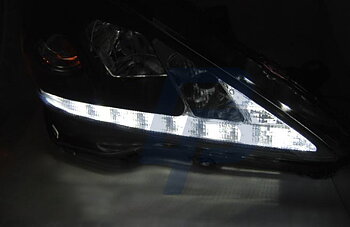 STRÅLKASTARE LEXUS IS 06-13 DRL SVARTA
