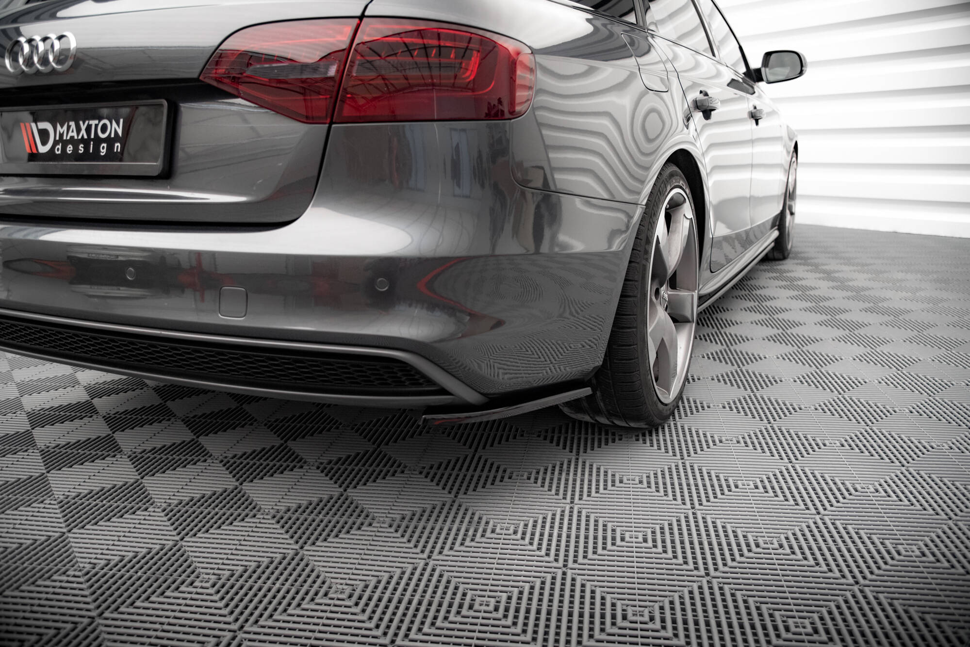 Rear Side Splitters V.2 Audi A4 S-Line Avant B8 Facelift - 3
