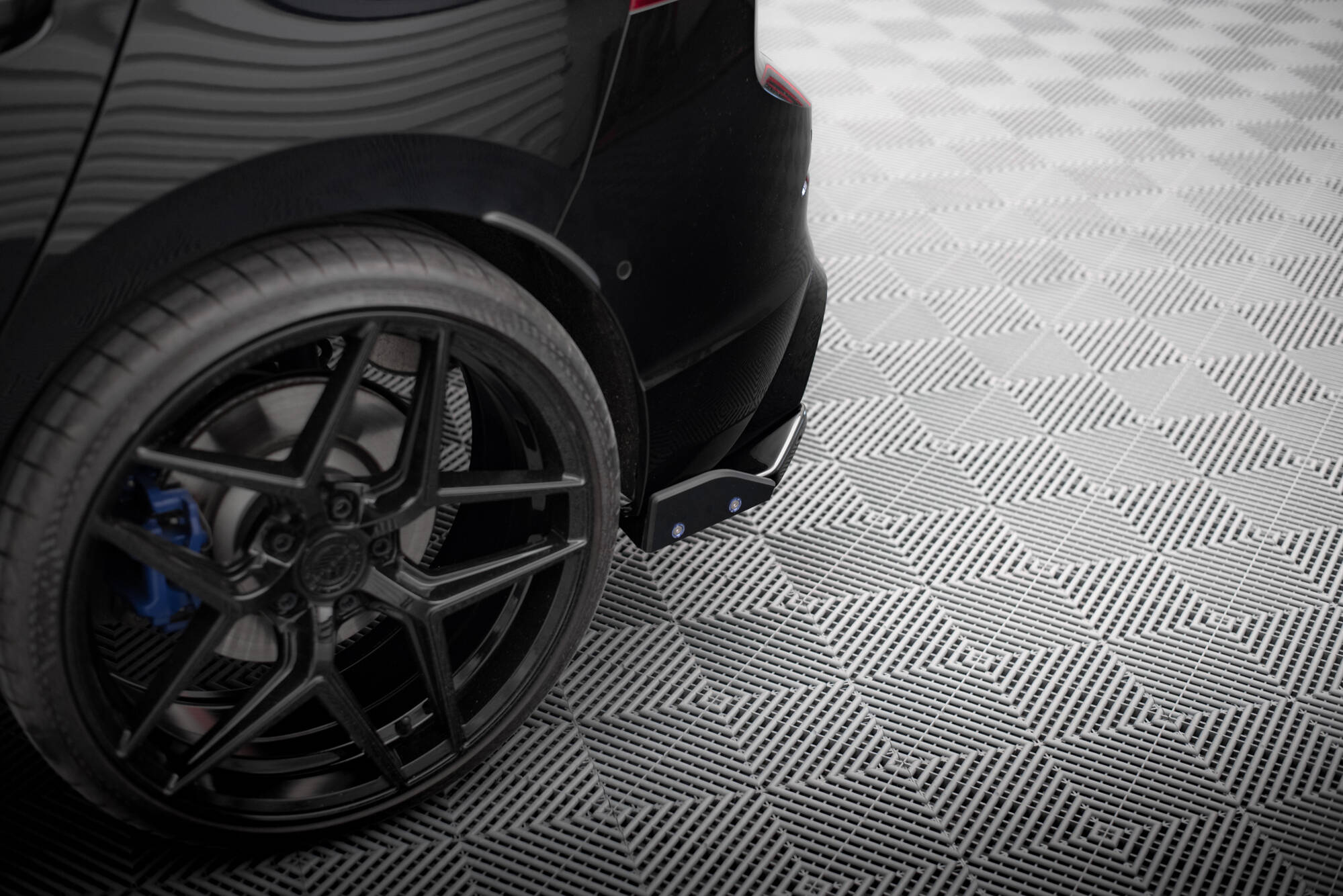 Rear Side Splitters V.5 + Flaps Volkswagen Golf R Mk8 - 4