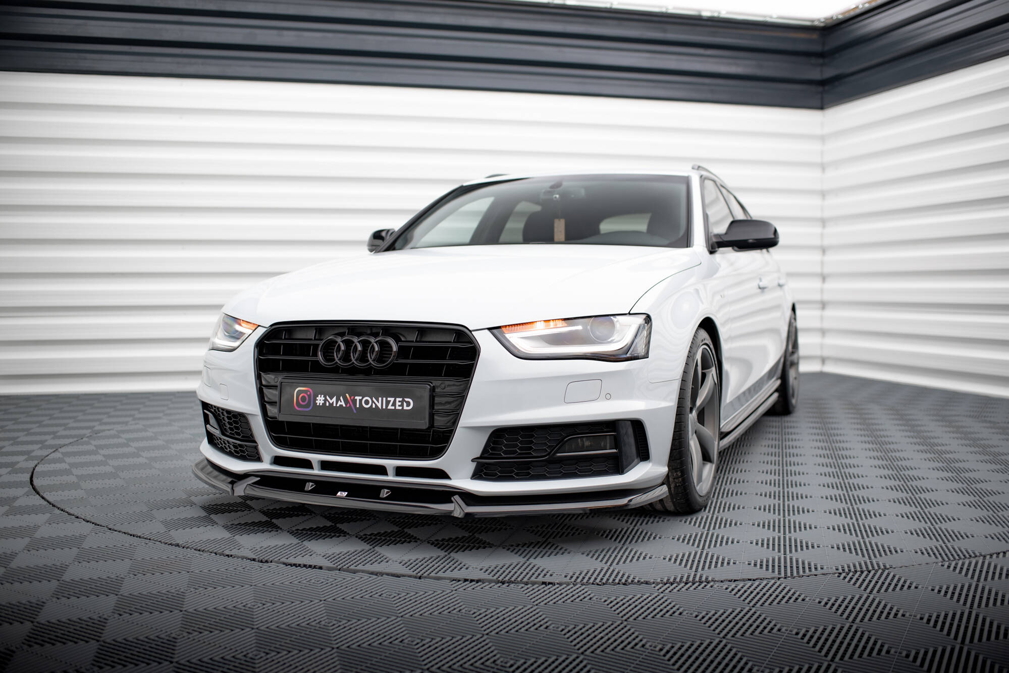 Front Splitter V.1 Audi A4 Competition B8 Facelift - 3