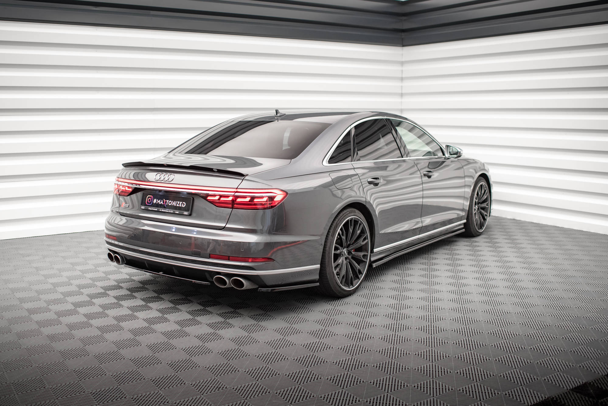 Central Rear Splitter Audi S8 D5 - 4