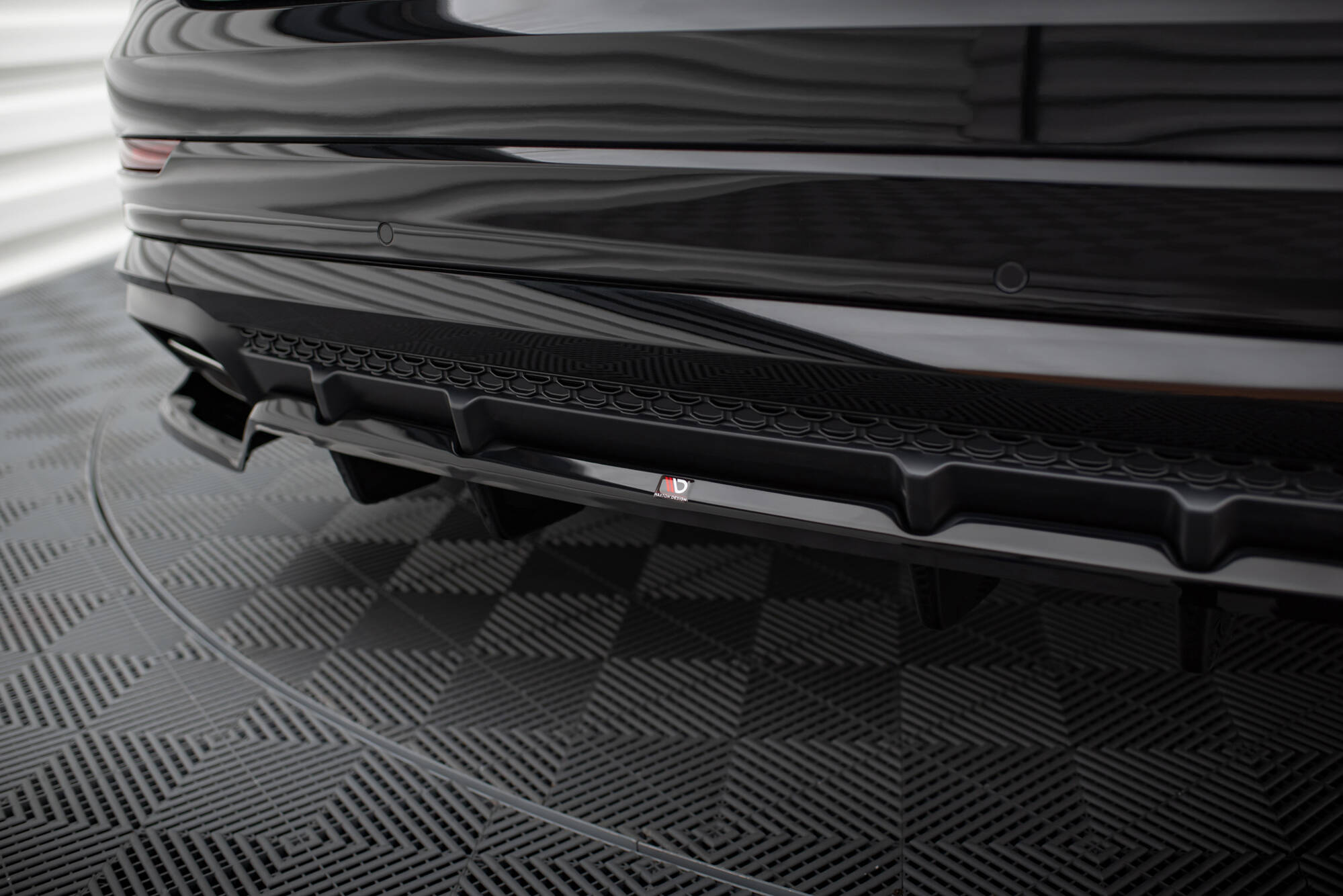 Central Rear Splitter (Vertical Bars) Audi SQ8 / Q8 S-Line Mk1 Facelift - 3