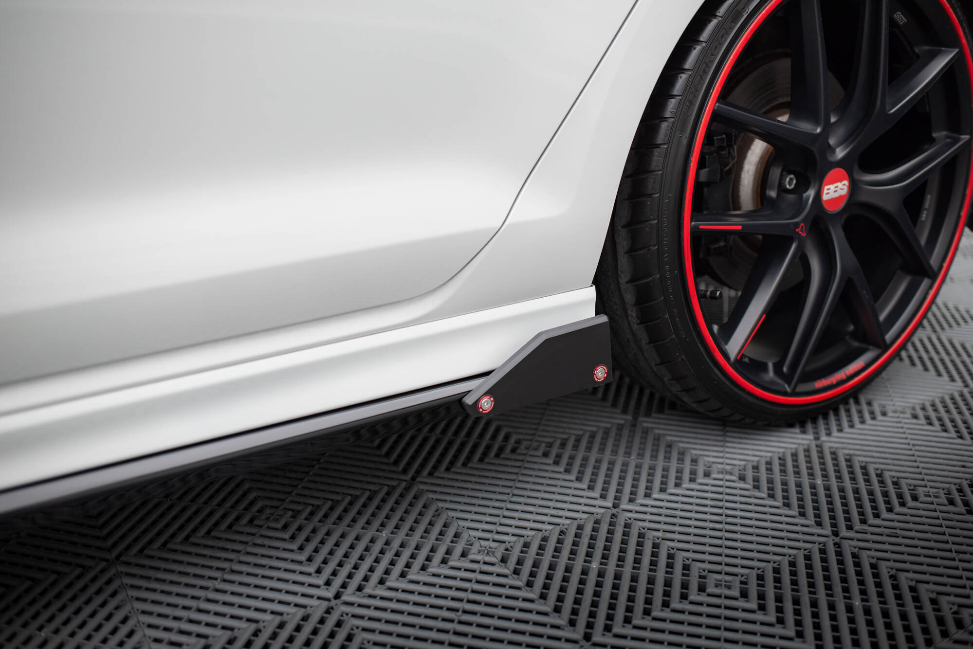 Side Skirts Diffusers V.3 + Flaps Volkswagen Golf R / R-Line Mk7 - 5